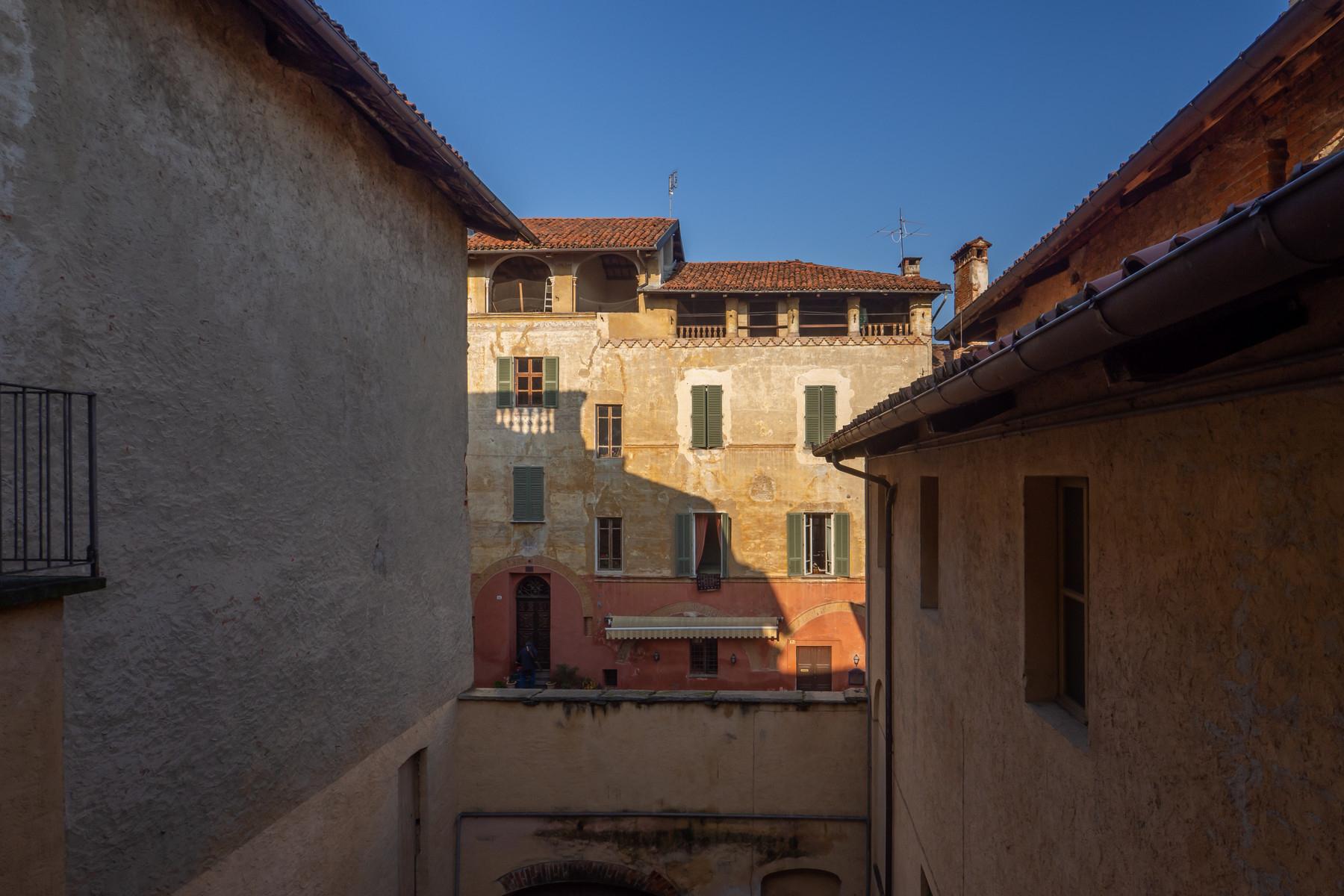Historical manor in the center of Saluzzo - 7