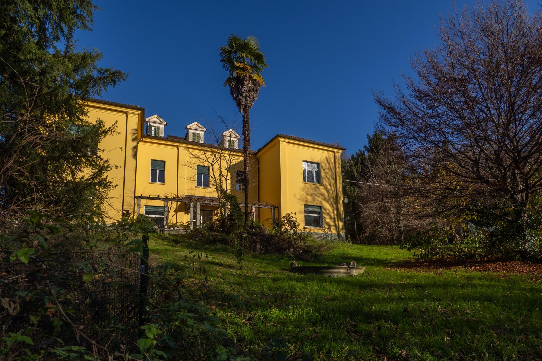 Antike restaurierte Villa auf dem Hügel im modernen Stil - 1
