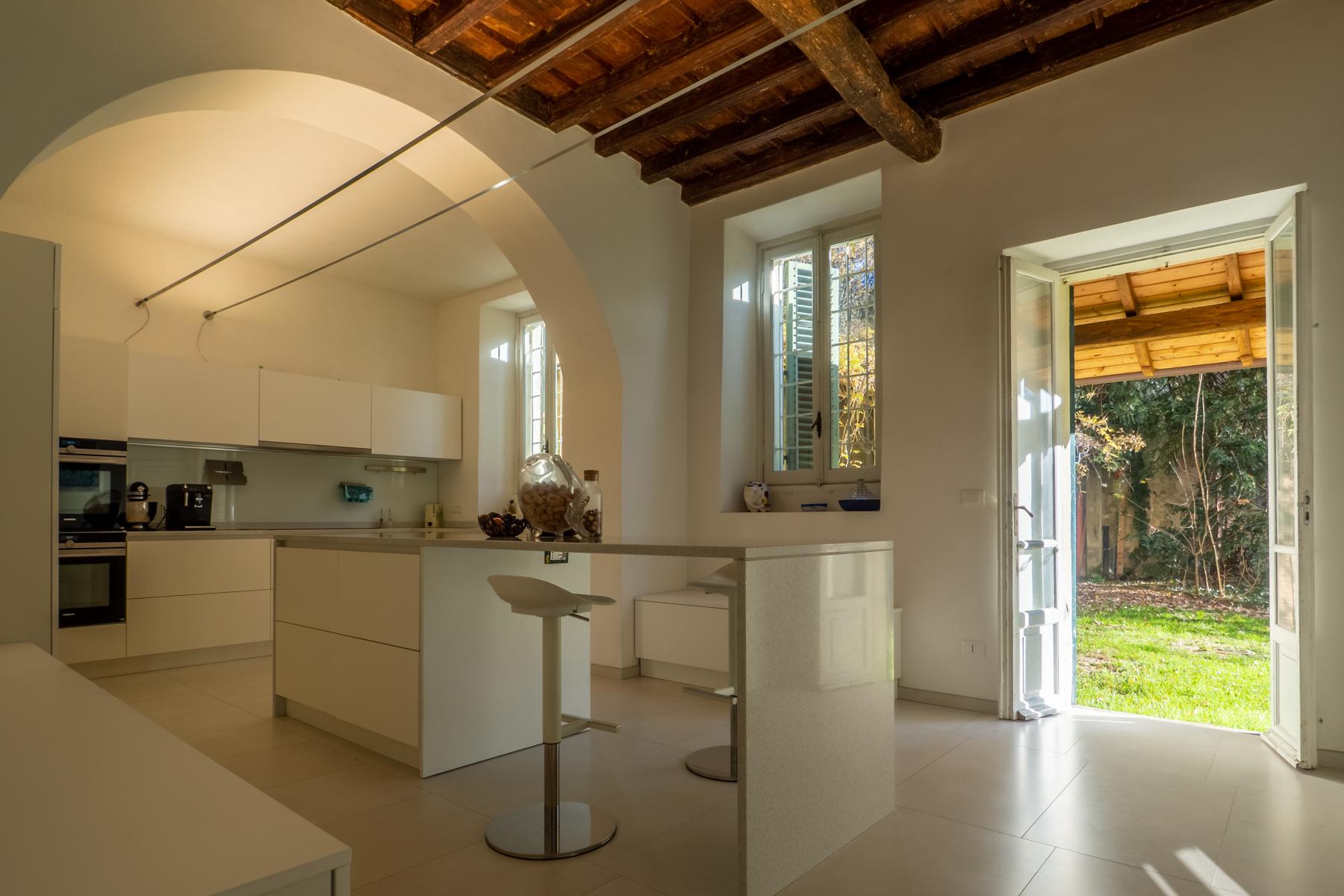 Exquise villa rénovée avec un style moderne - 8