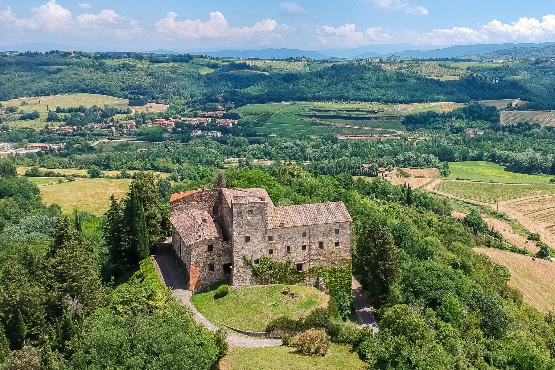 Château Renaissance dans les collines du Chianti - 11