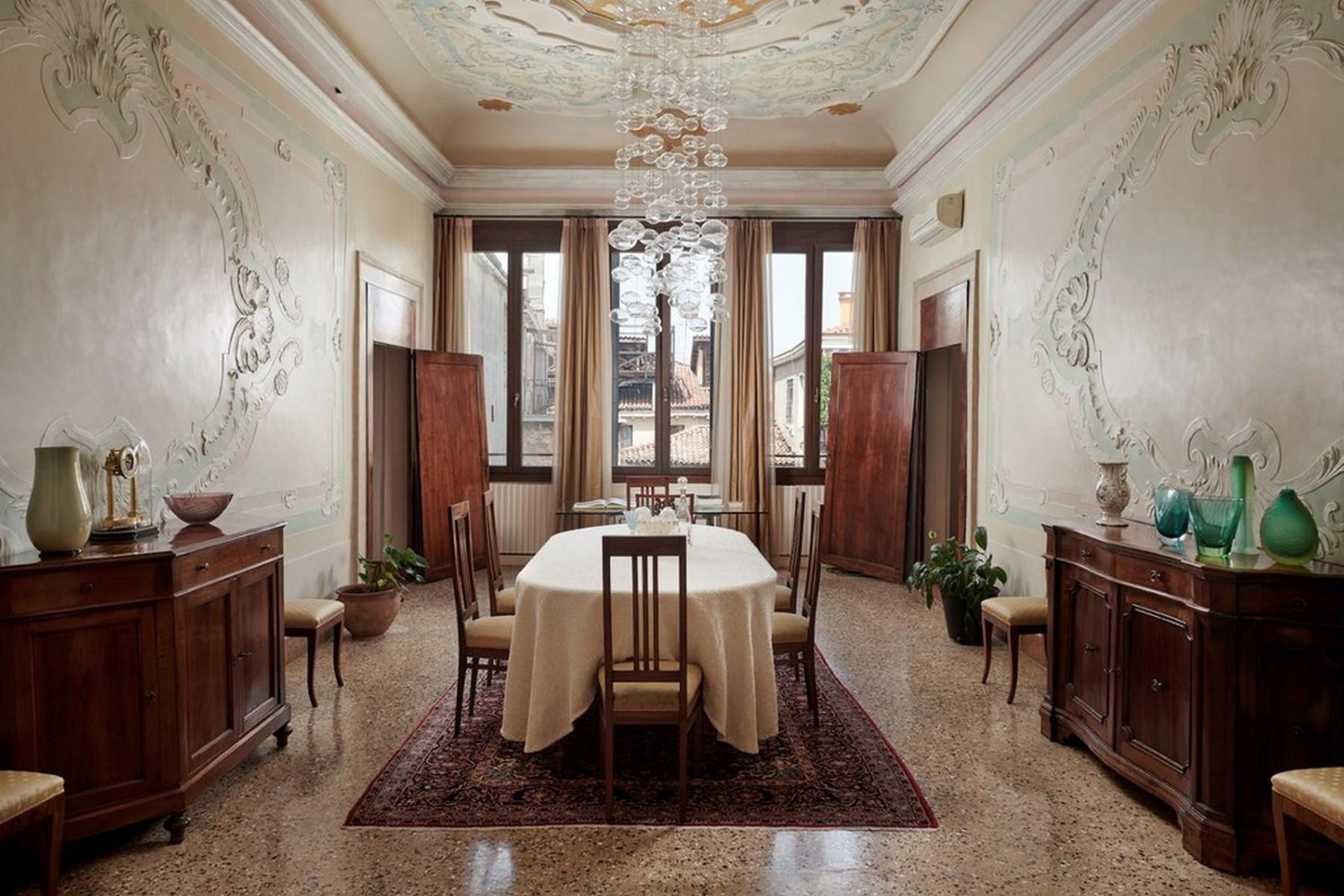 Elegant second Piano Nobile Palazzo Apartment - 1
