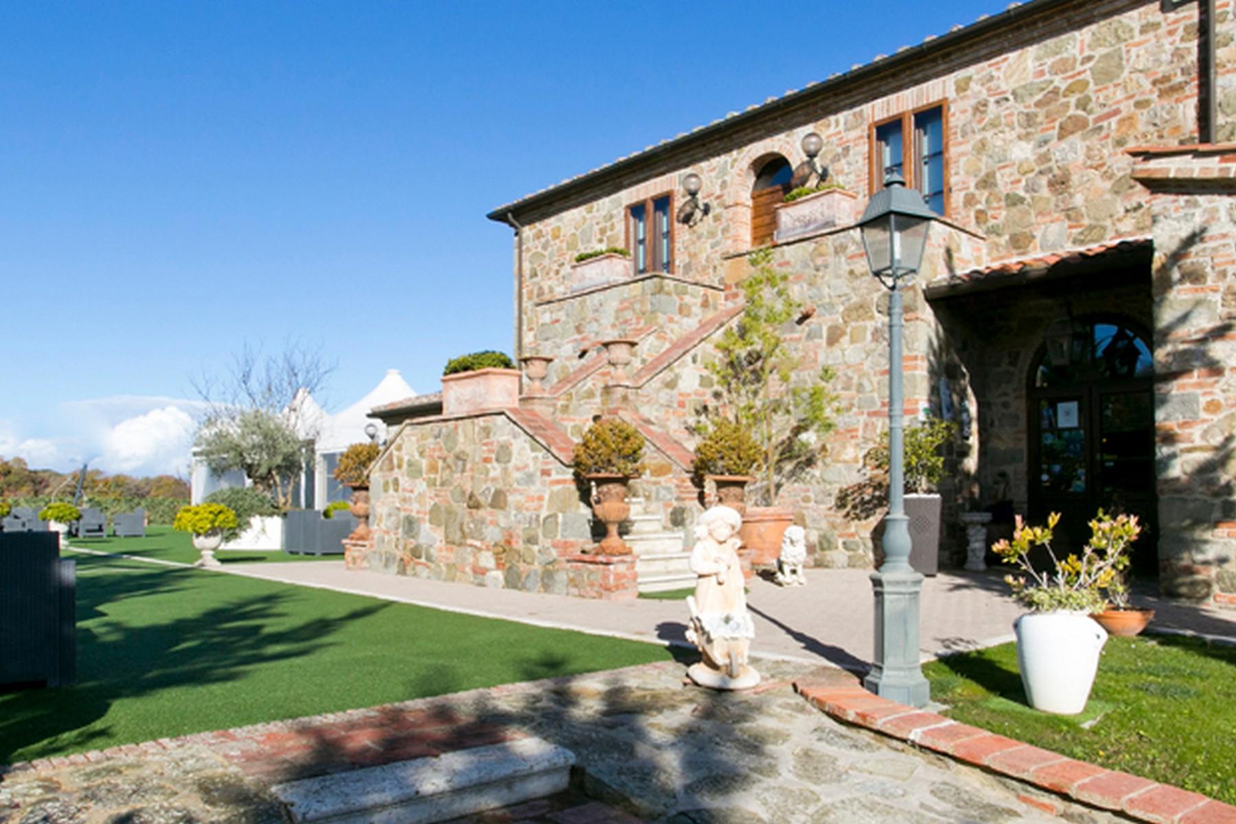 Bel hôtel de charme avec restaurant et spa dans les collines de Torrita di Siena - 11