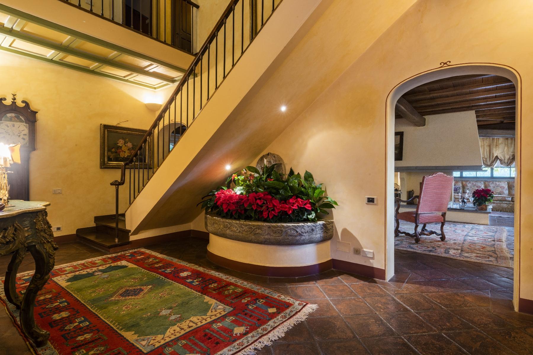 Amazing Villa with Pool and Vineyard on the Florentine Hillside near Carmignano - 14