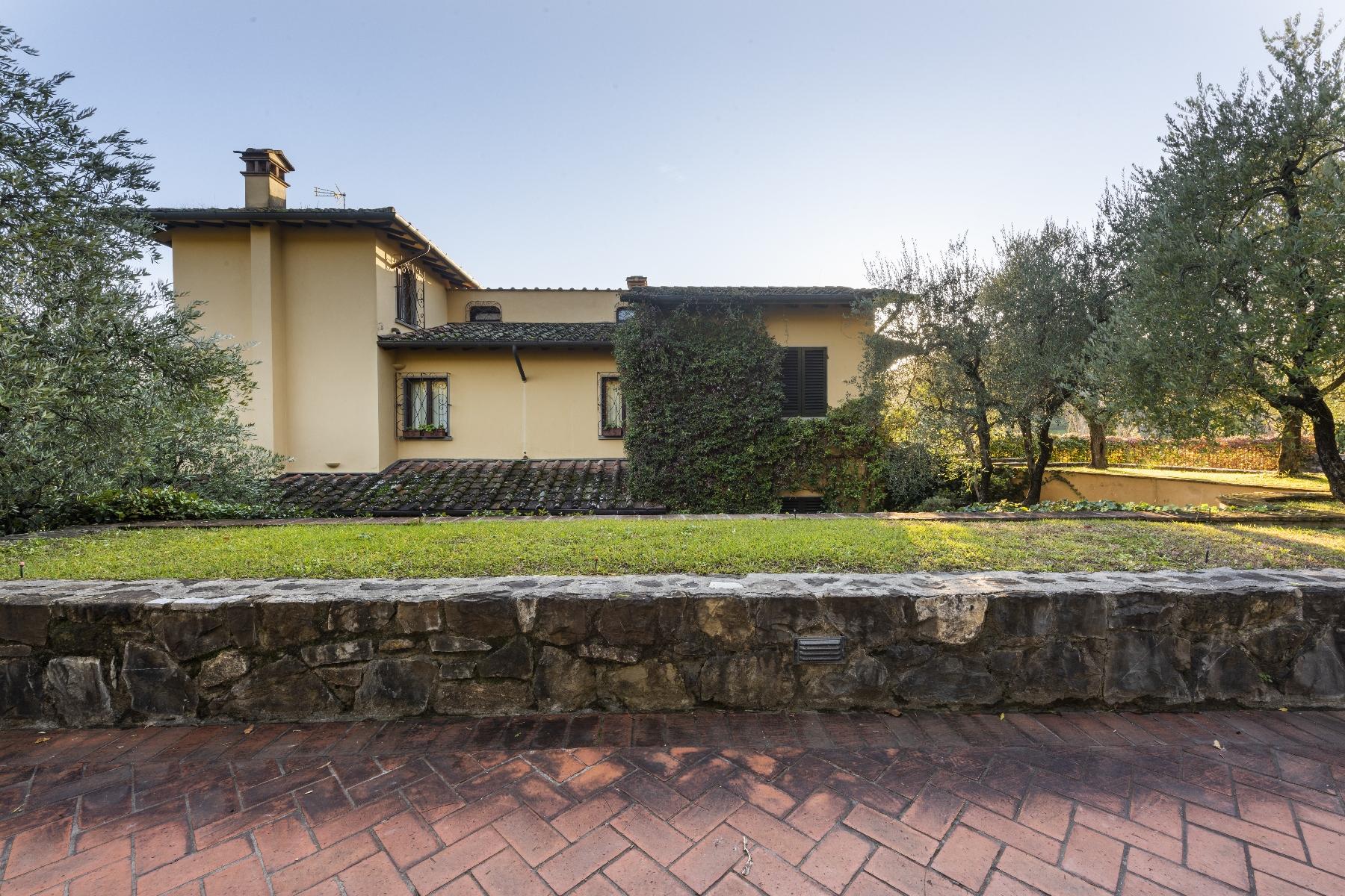 Amazing Villa with Pool and Vineyard on the Florentine Hillside near Carmignano - 15