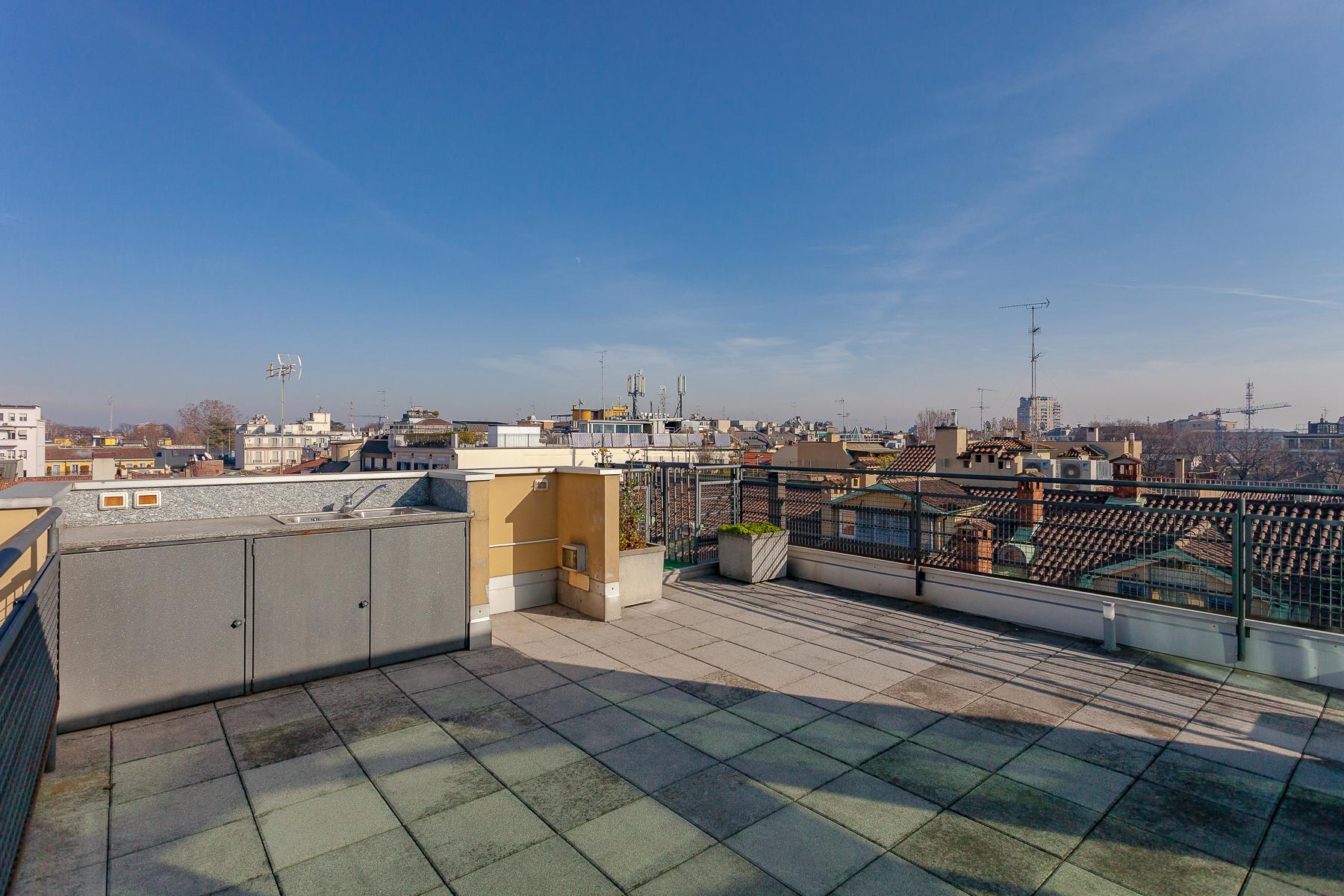 Attico panoramico con terrazzi nel Quadrilatero della Moda - 16