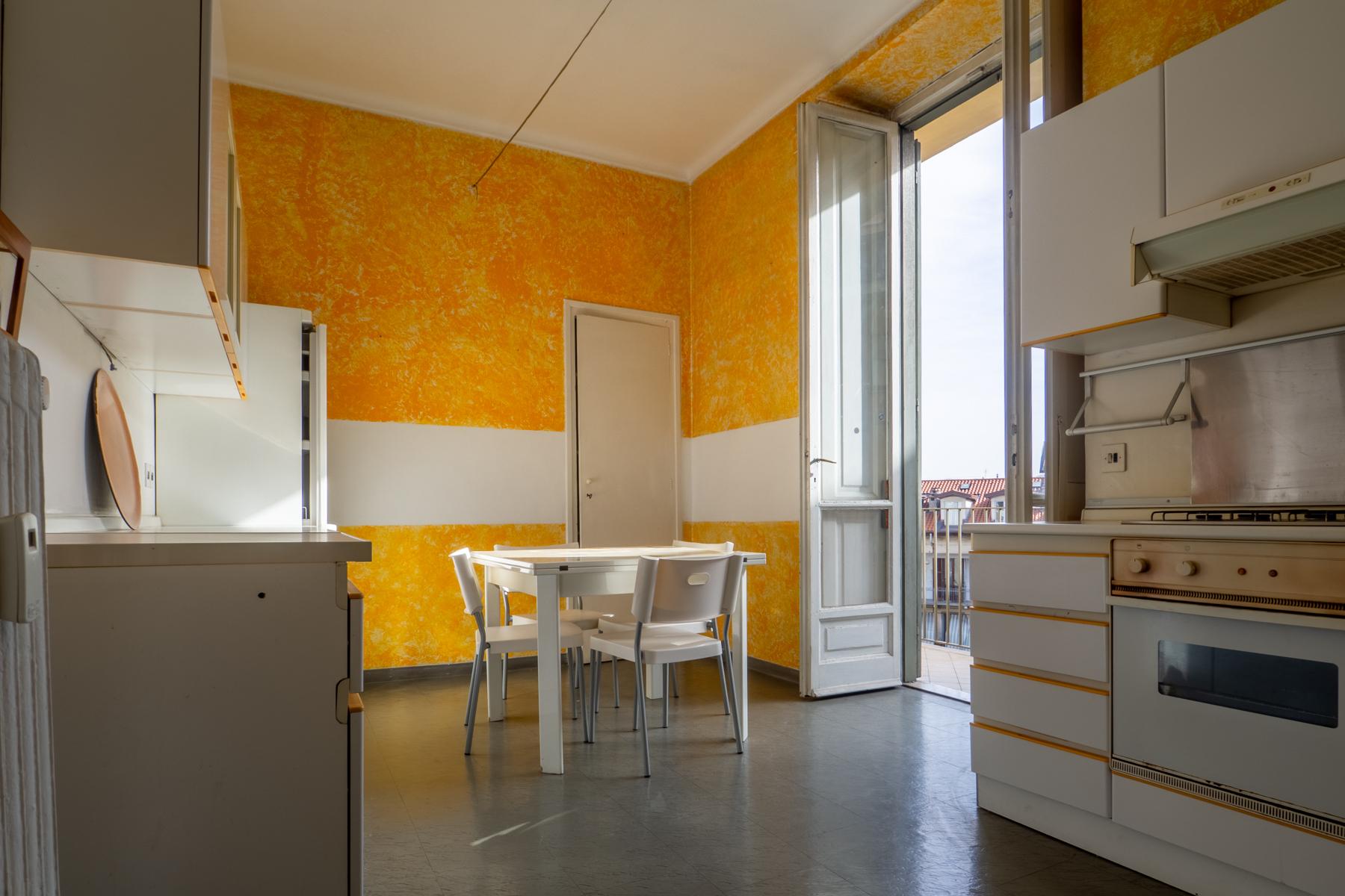 Bright apartment in a prestigious building designed by the architect Antonelli - 12