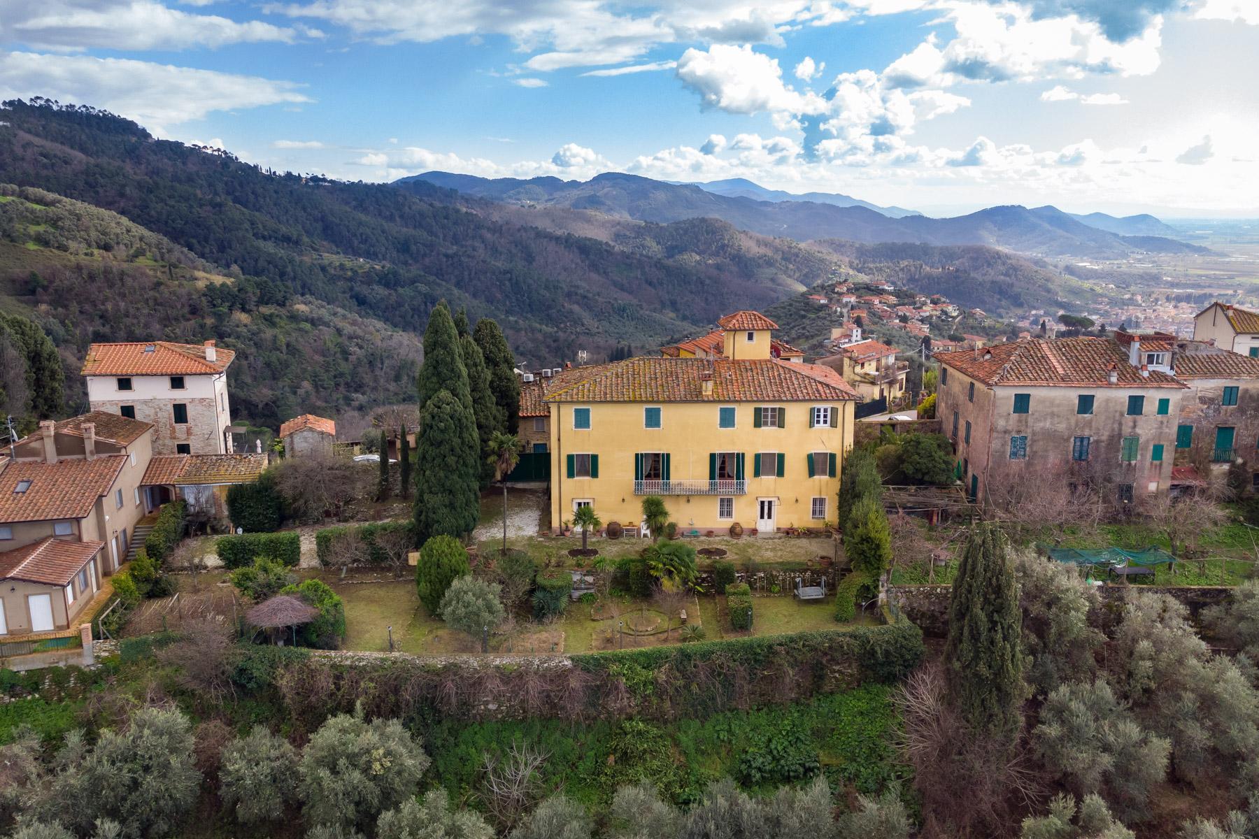 Affascinante villa storica vista mare sulle colline di Massarosa - 2