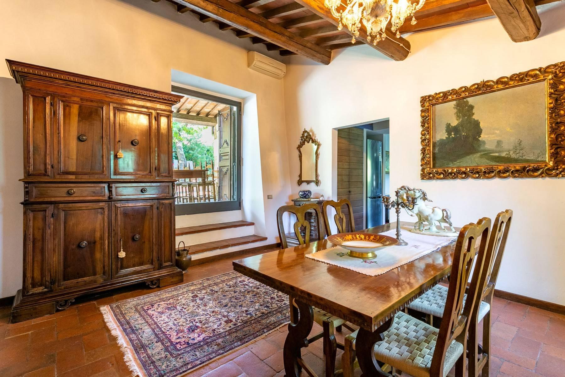Villa immersed in a 7,000 sqm garden close to Florence - 8