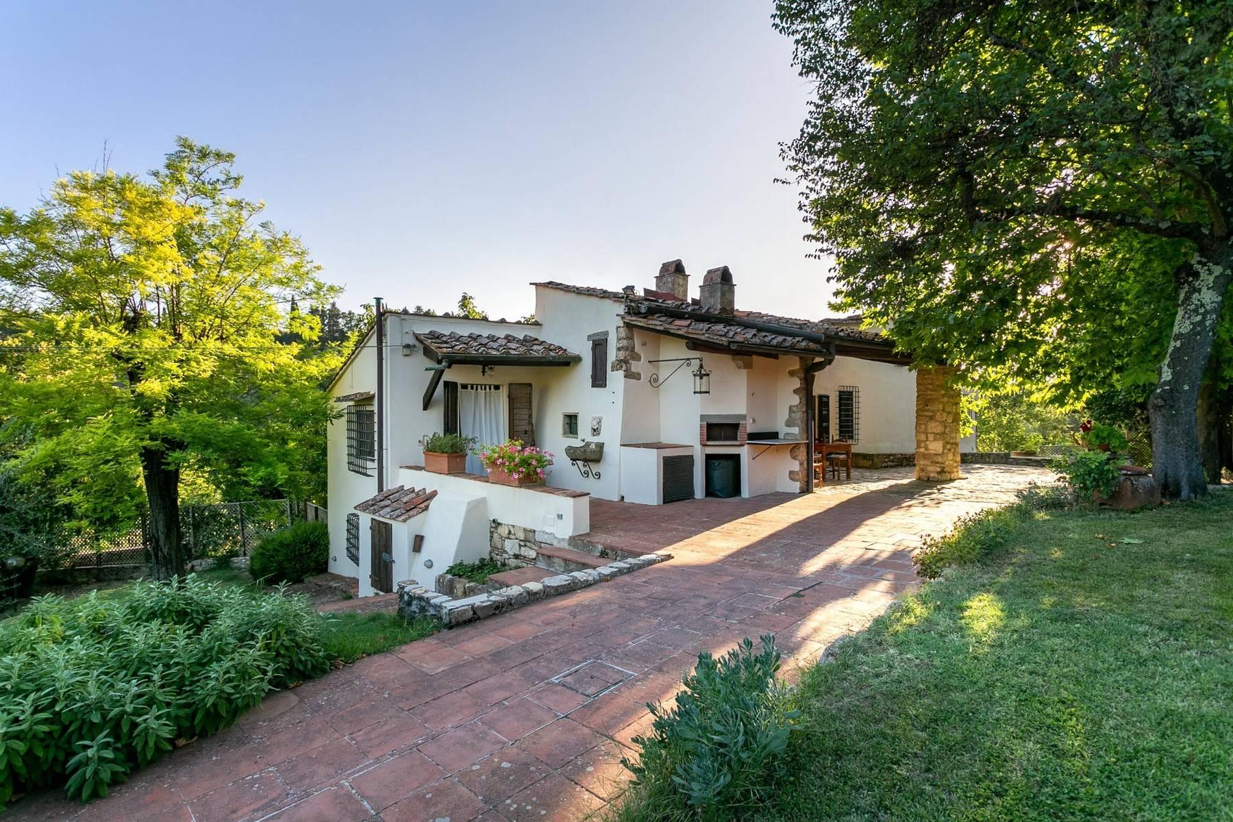 Villa immersed in a 7,000 sqm garden close to Florence - 1