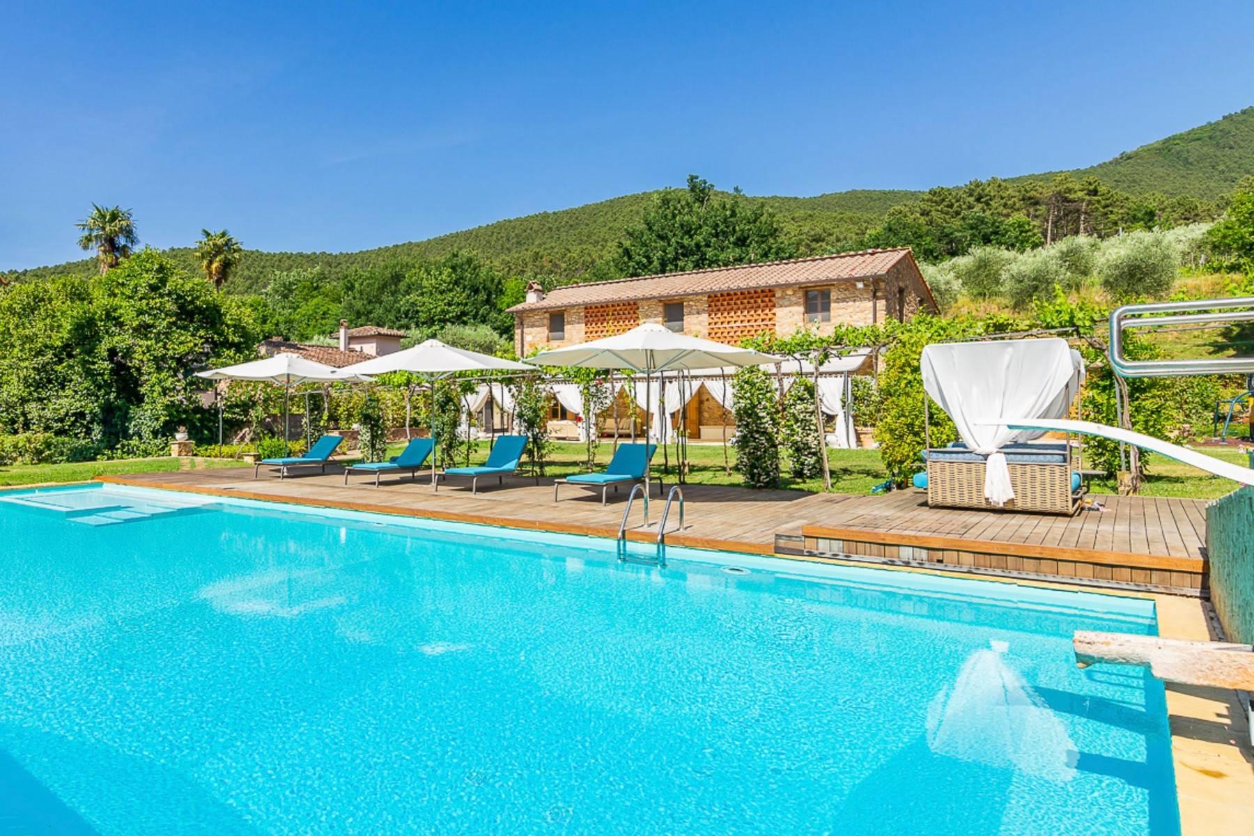 Majestic Luxury Villa with outbuildings on the hills of Lucca - 4