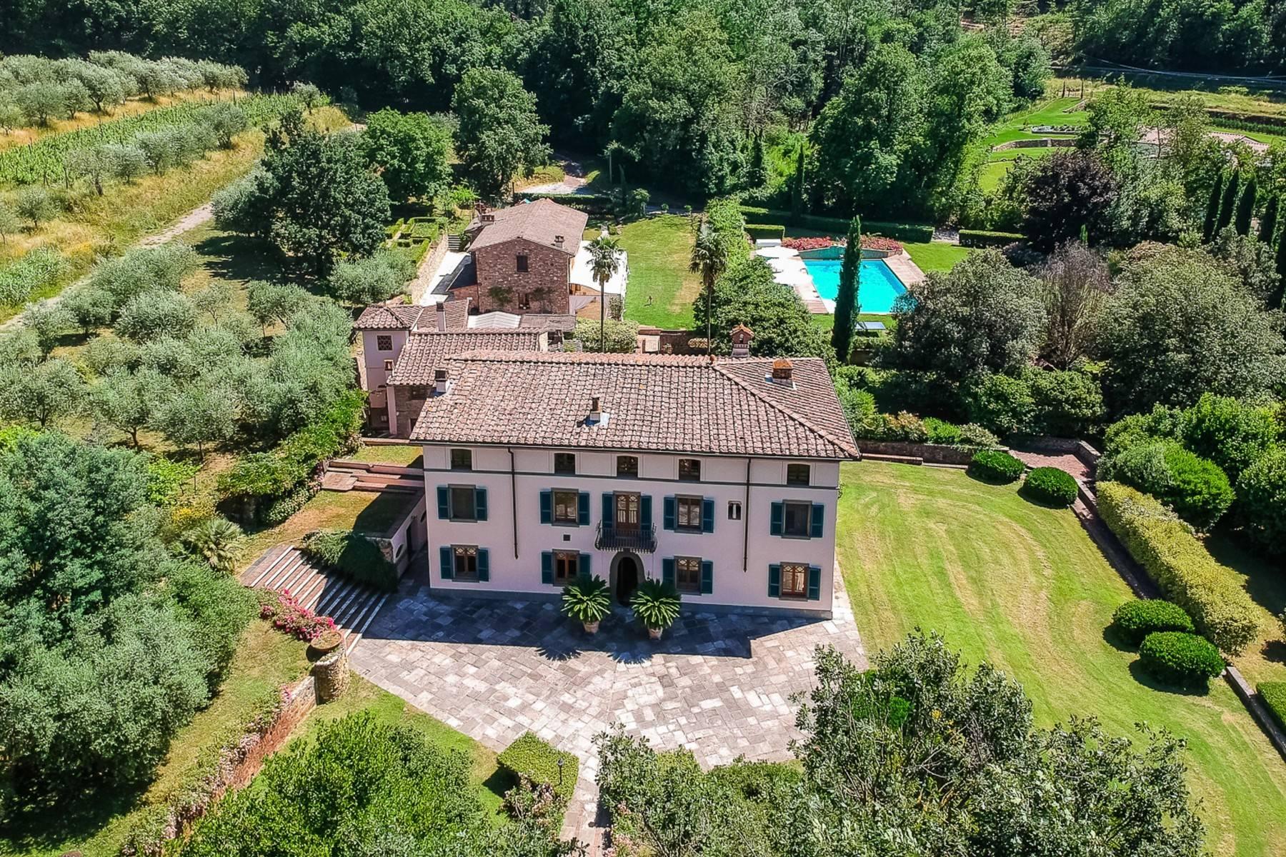 Majestic Luxury Villa with outbuildings on the hills south of Lucca - 1