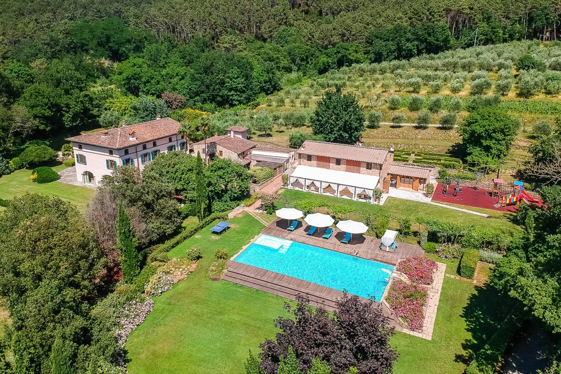Majestic Luxury Villa with outbuildings on the hills south of Lucca - 2