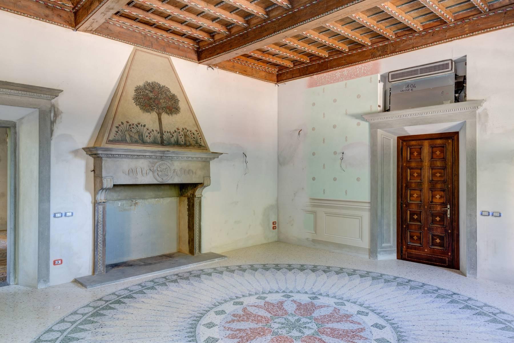 Lavish historic 15th century villa with pool in the center of Florence. - 17