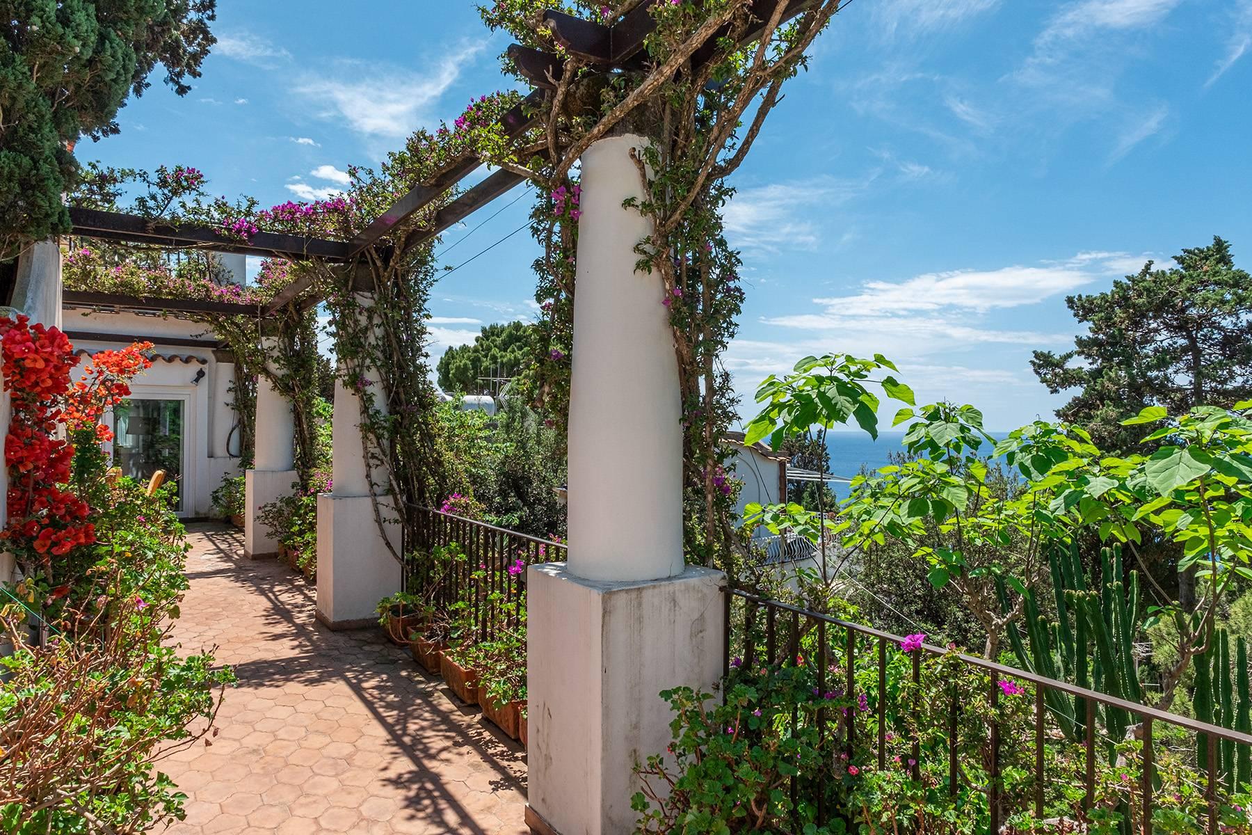 Magnificent villa in the center of Capri overlooking the sea - 1