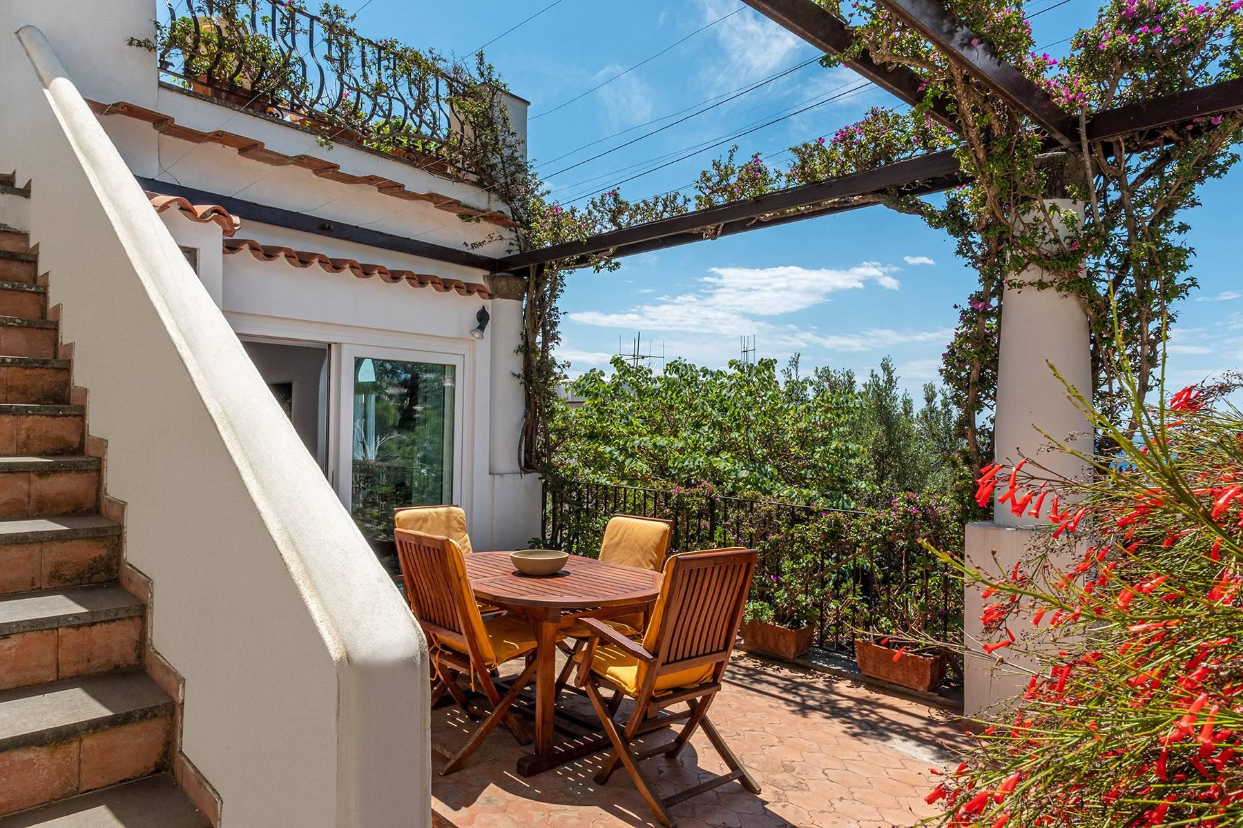 Schöne Villa im Zentrum von Capri mit Blick auf das Meer - 19