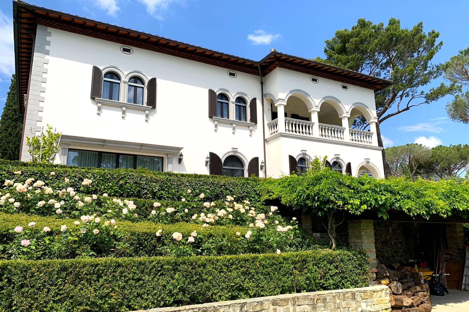 Splendida villa con piscina sulla collina di Poggio Imperiale a Firenze - 12