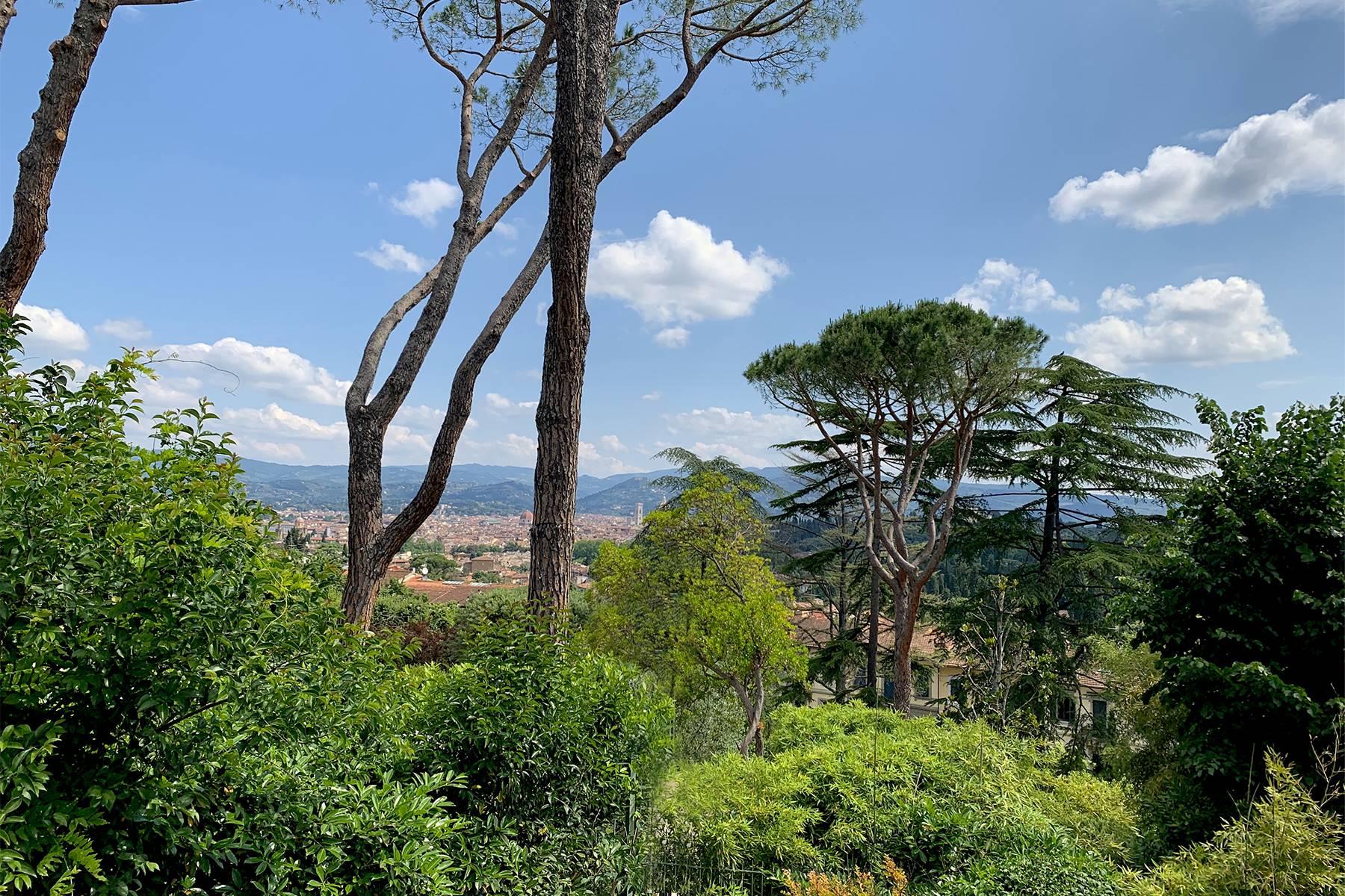 Splendid villa with pool on the Pian dei Giullari hill in Florence - 12