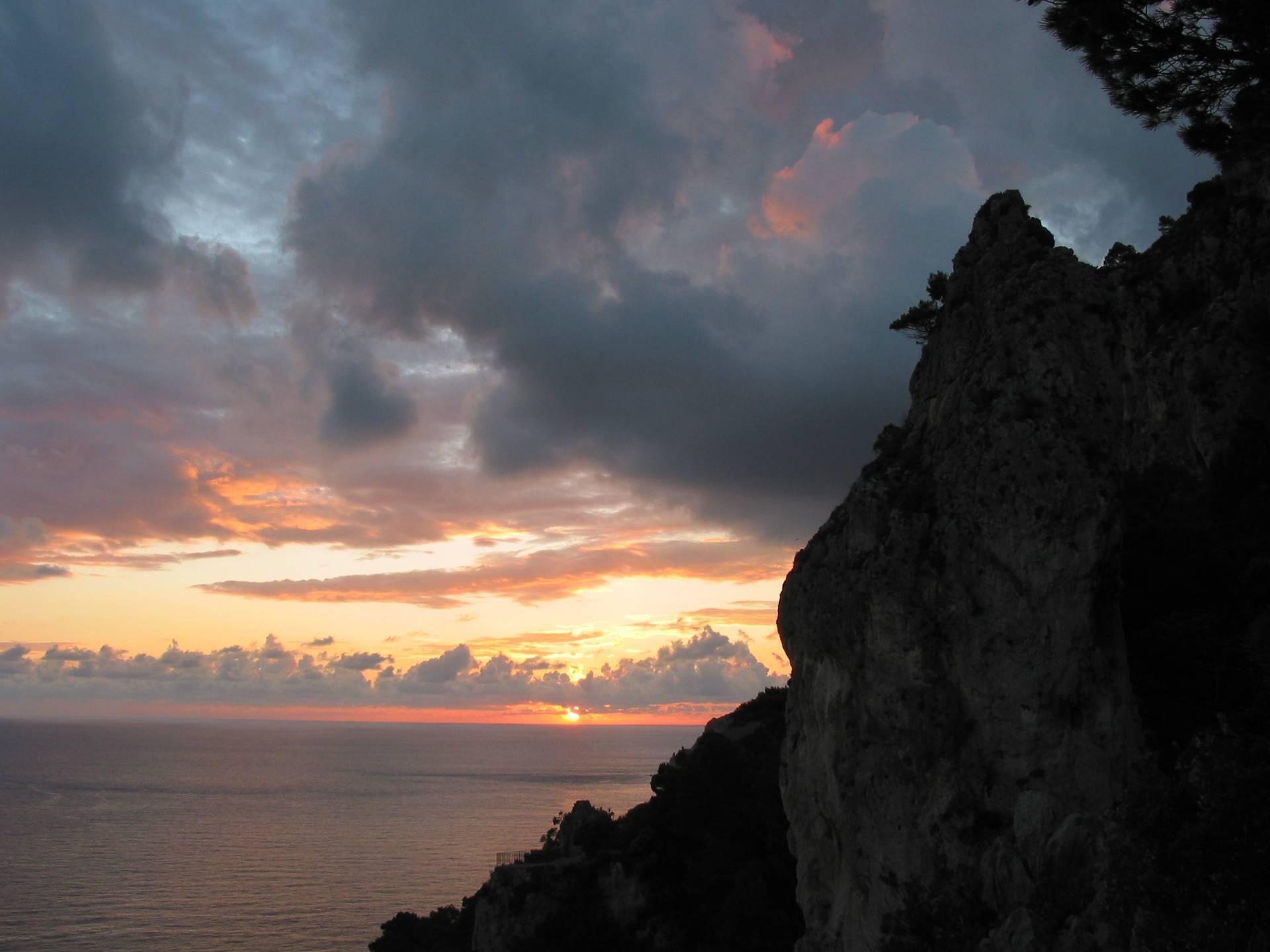 Замечательная вилла с захватывающей дух панорамой на скалах Фаральони - 6
