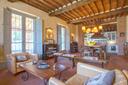 Splendida casa colonica sulle colline Lucchesi, in vendita, Lucca | Sotheby’s Realty Italy - 4