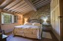 Splendida casa colonica sulle colline Lucchesi, in vendita, Lucca | Sotheby’s Realty Italy - 11