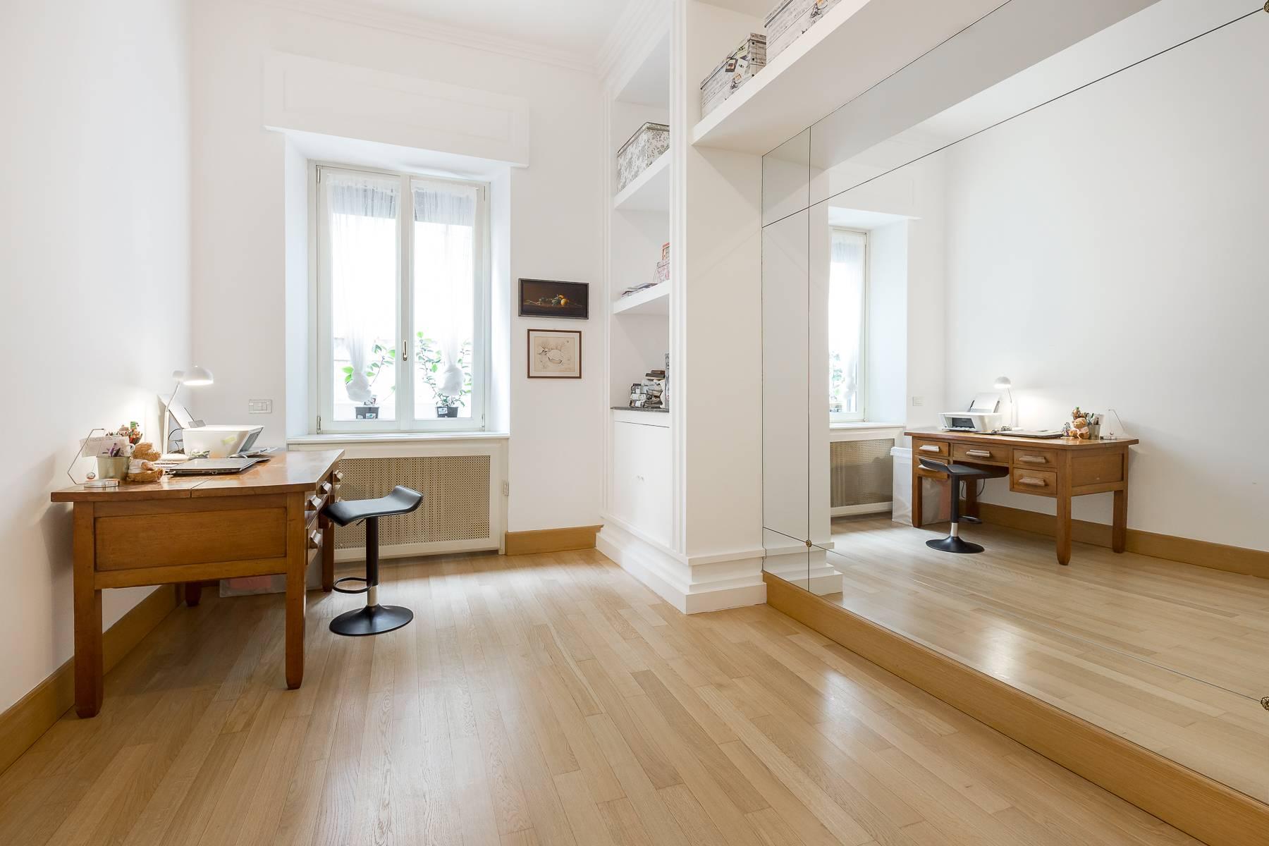 Renovated apartment in the heart of the historic center of Milan - 17