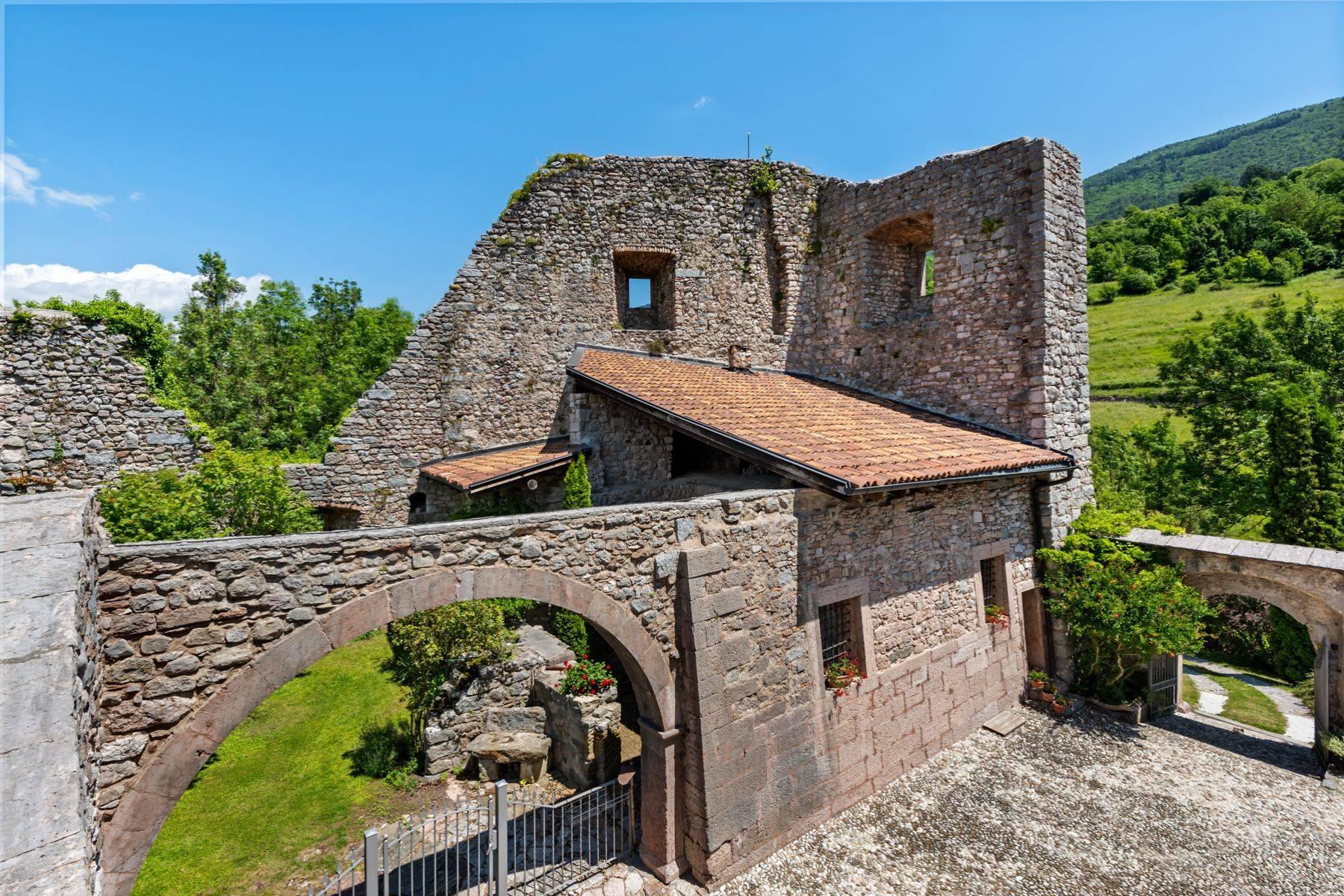 Altes Schloss in Trentino - 25