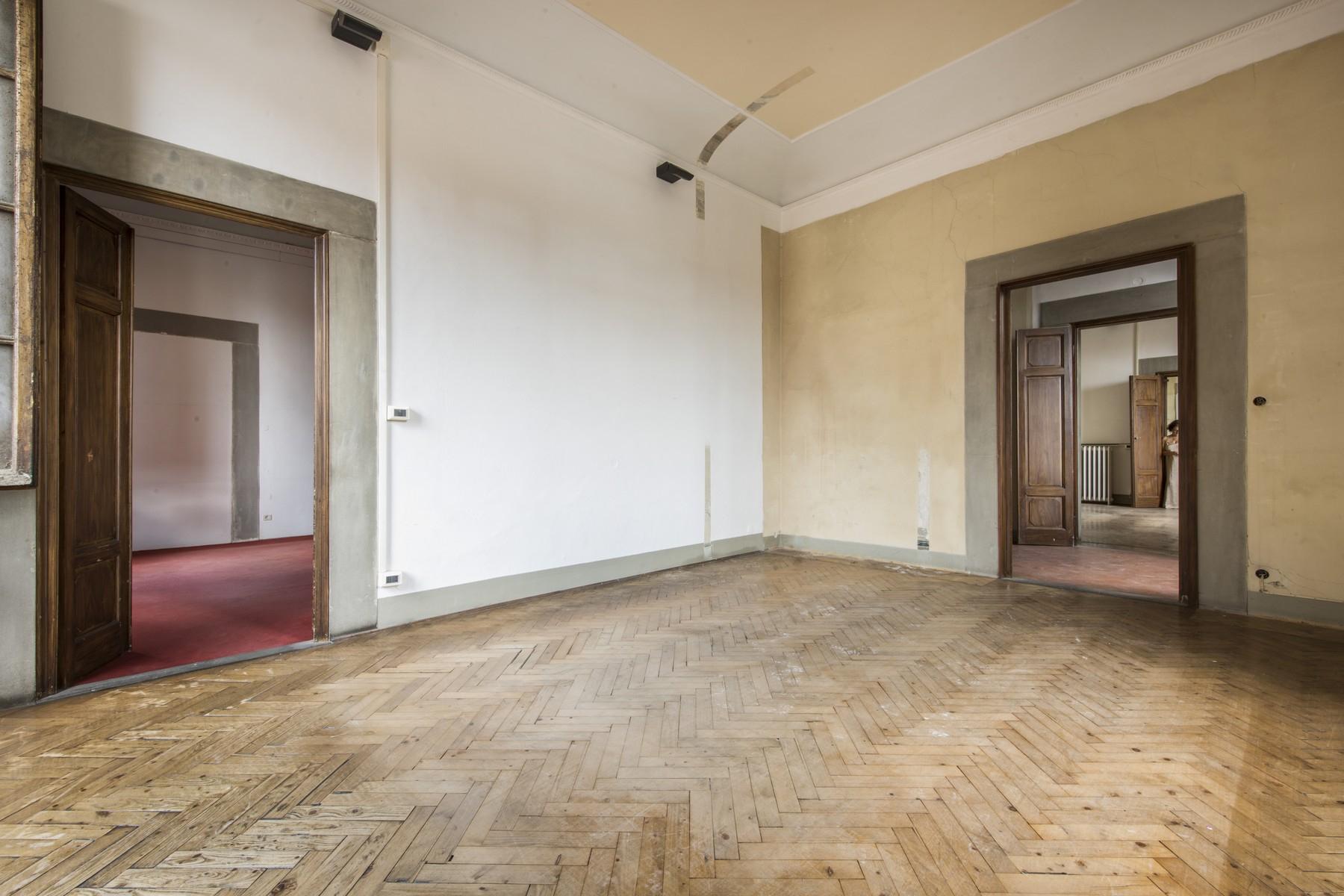 Magnificent 520sqm penthouse in a historic Florentine palazzo. - 8