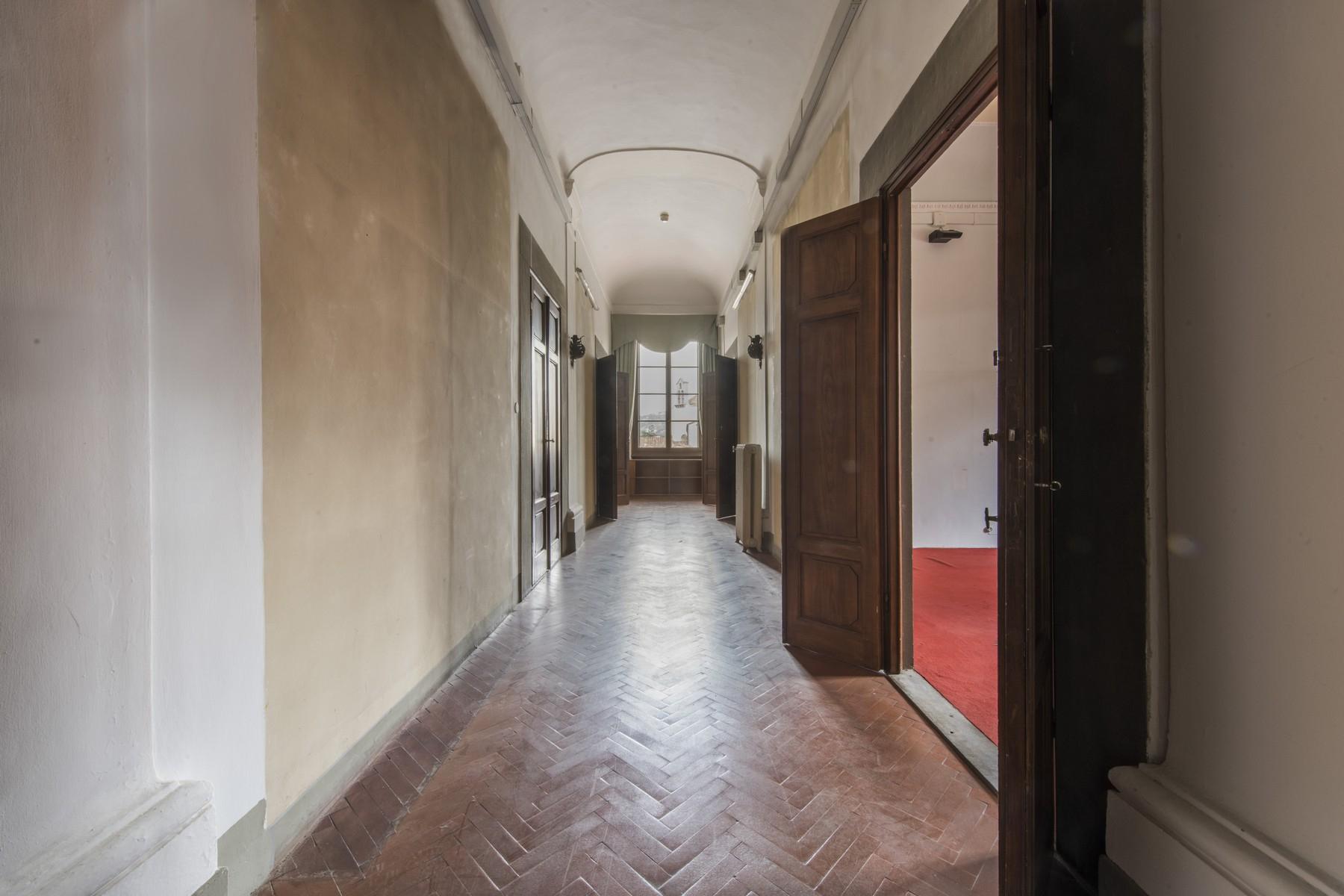 Великолепный пентхаус площадью 520 кв.м в историческом флорентийском палаццо - 18