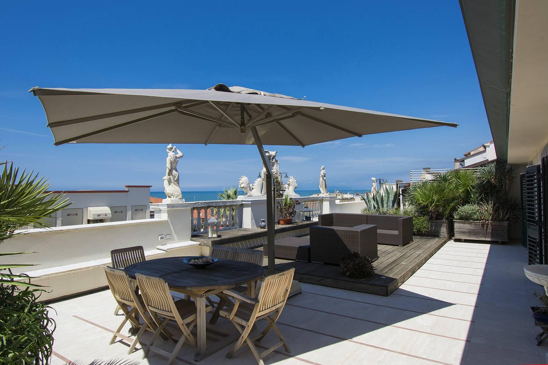 Delightful Luxury sea-front Penthouse in Versilia - 1