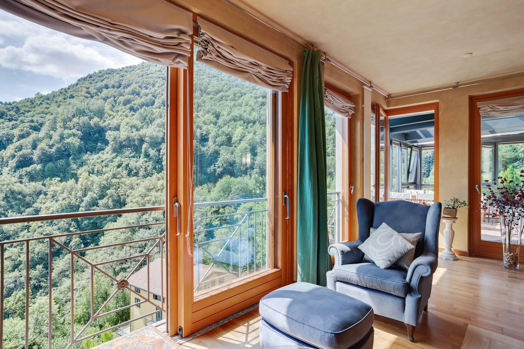 Stunning modern villa on the sunny hill above Argegno - 17