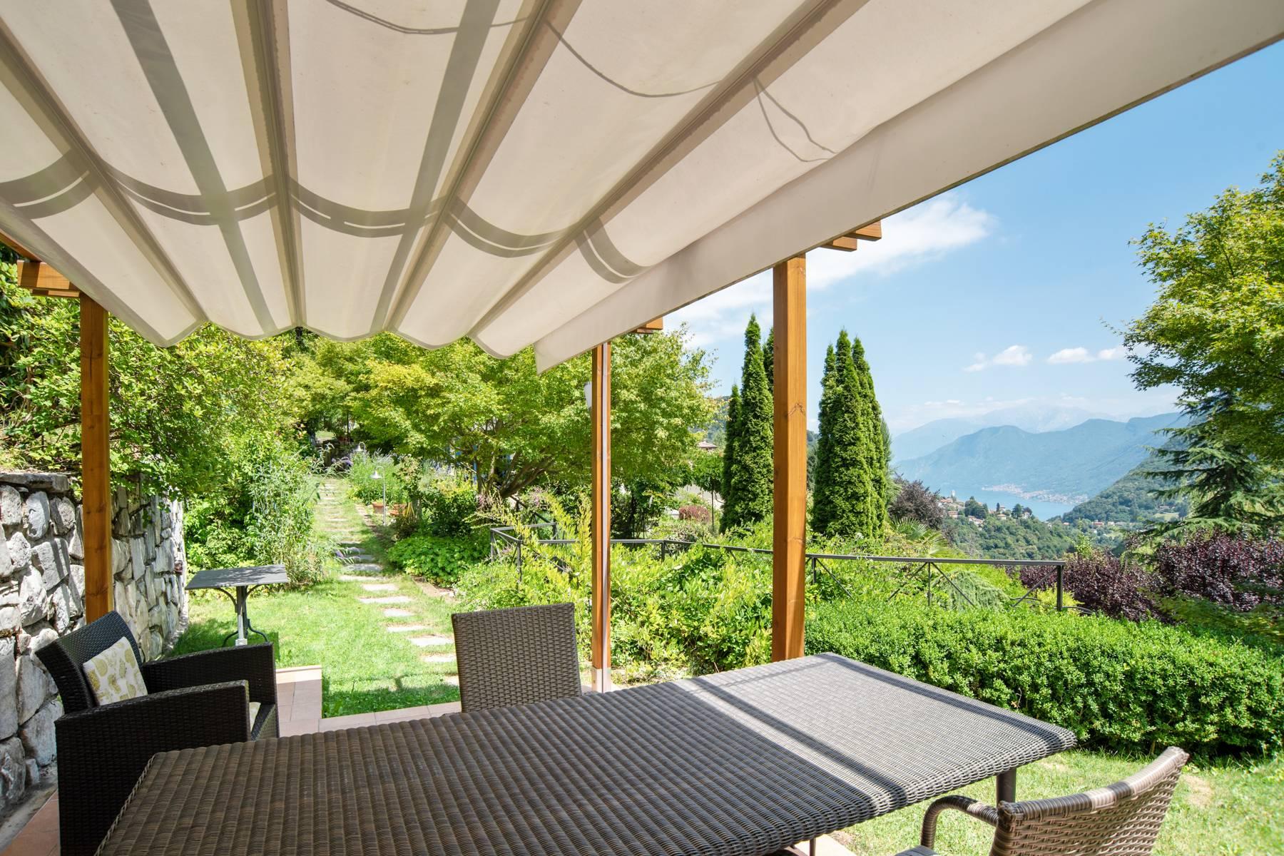 Stunning modern villa on the sunny hill above Argegno - 12