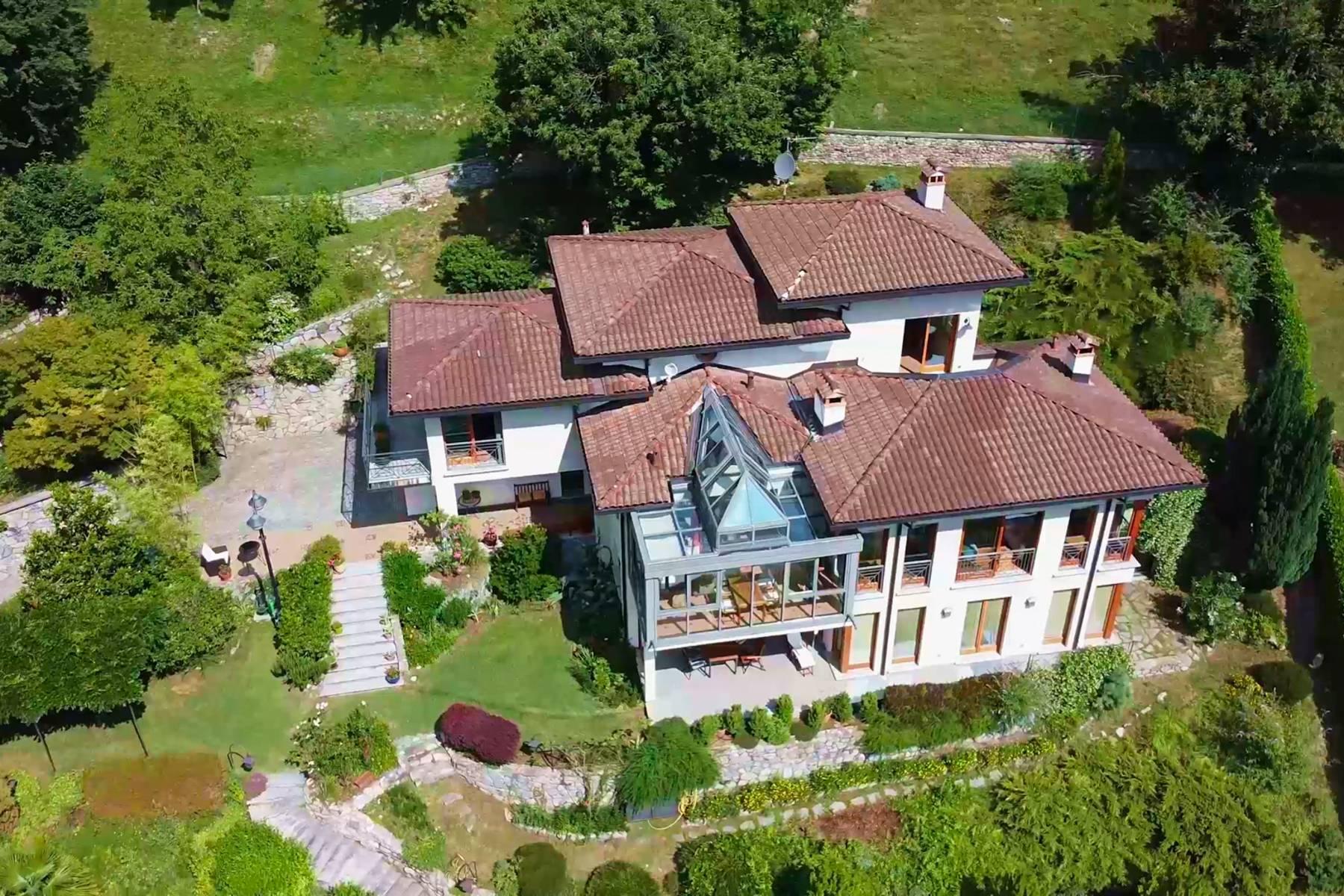Stunning modern villa on the sunny hill above Argegno - 2