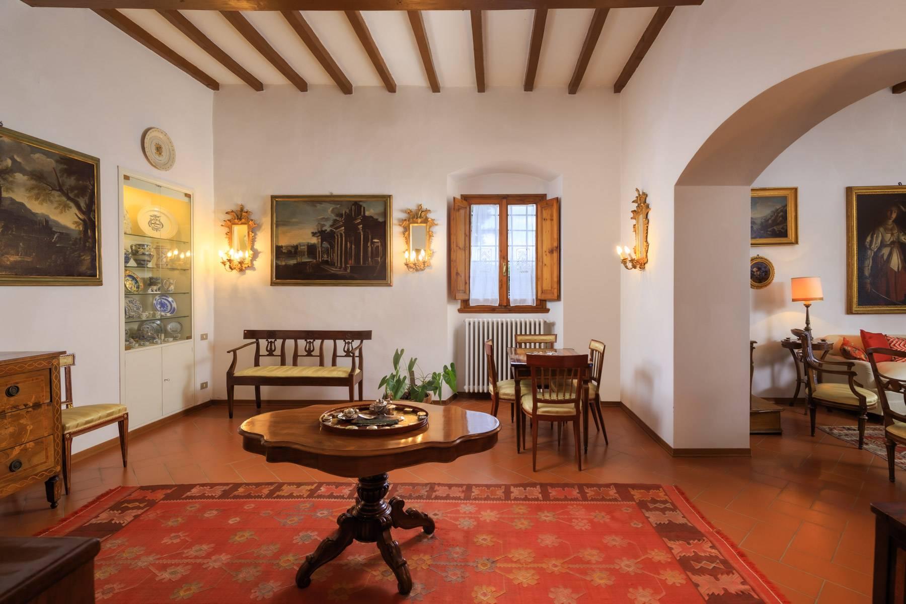 Large period villa with olive grove at 10 minutes' drive from Florence - 23