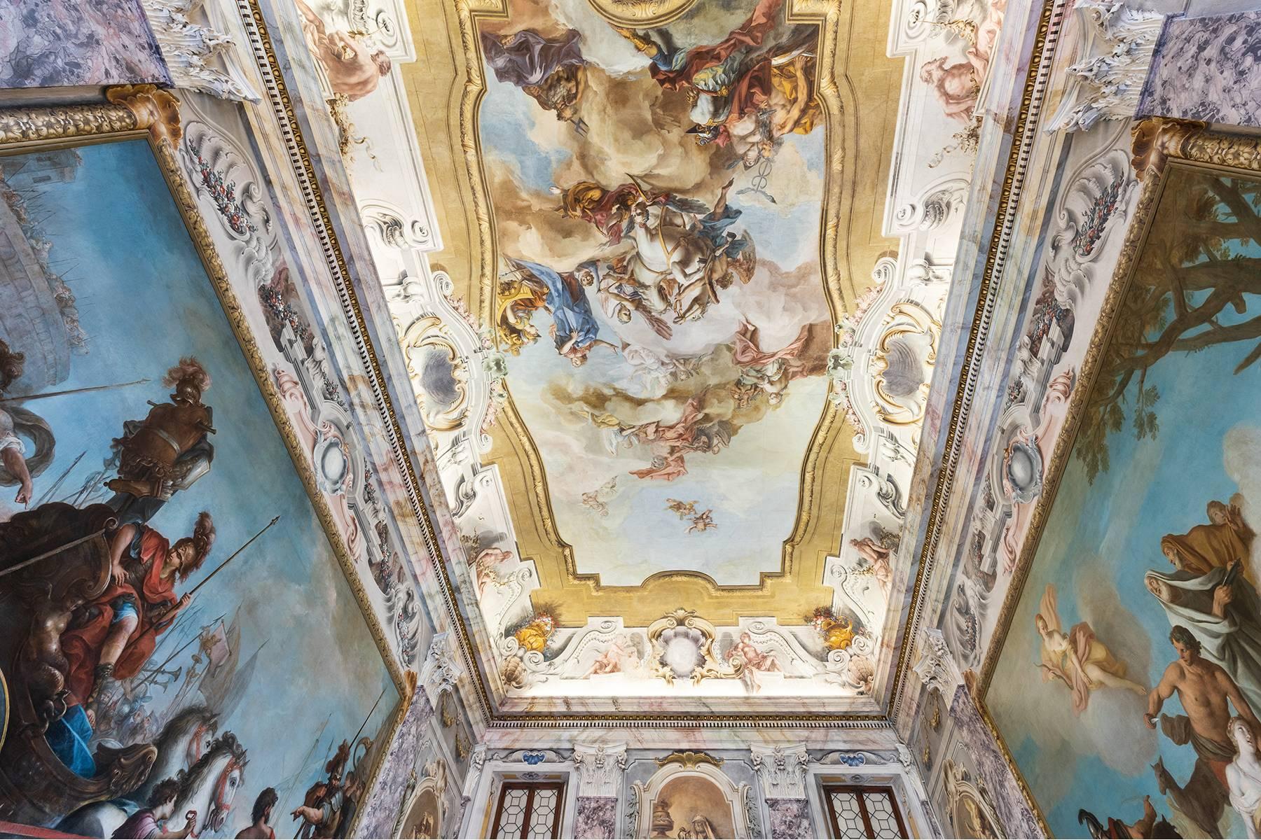 Wunderschöne erste Etage mit Fresken im Verona Stadtzentrum - 2