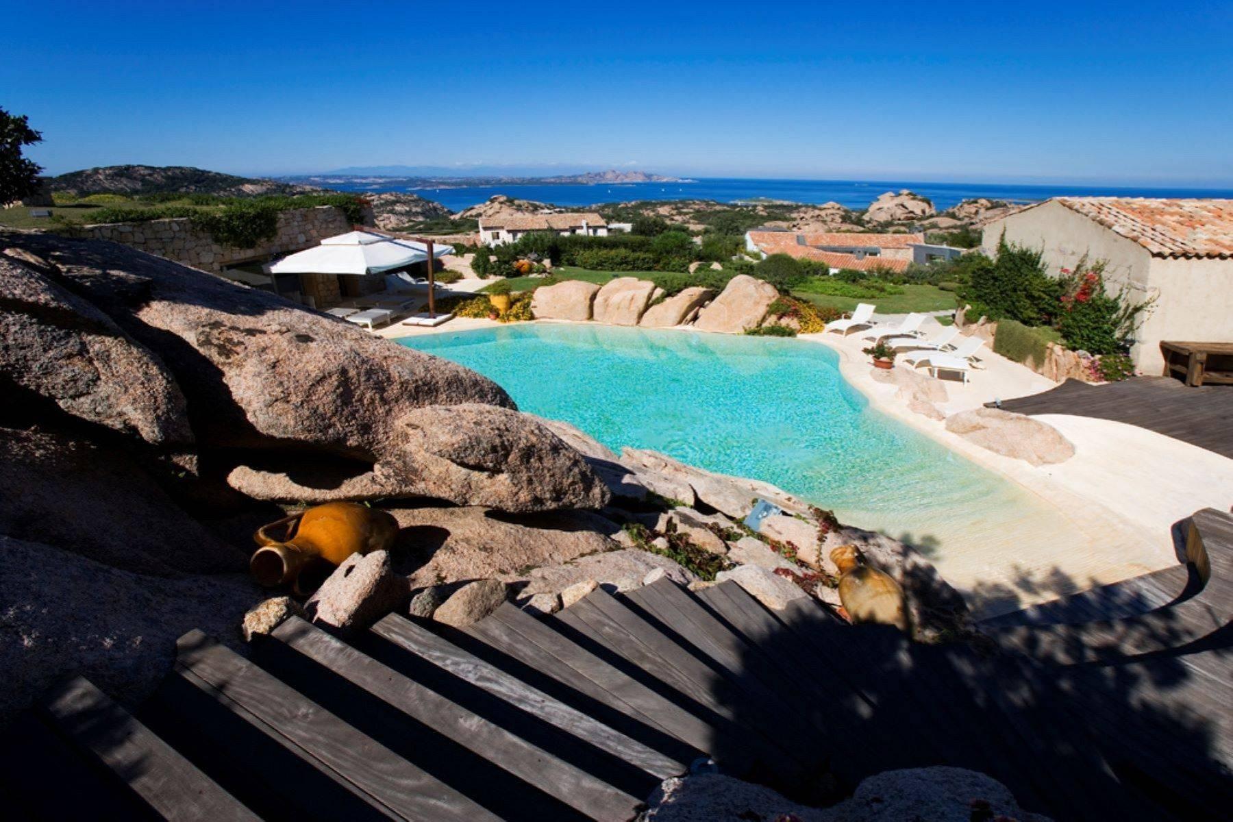 Exklusive Villa mit atemberaubender Aussicht mit Blick auf die Costa Smeralda - 32