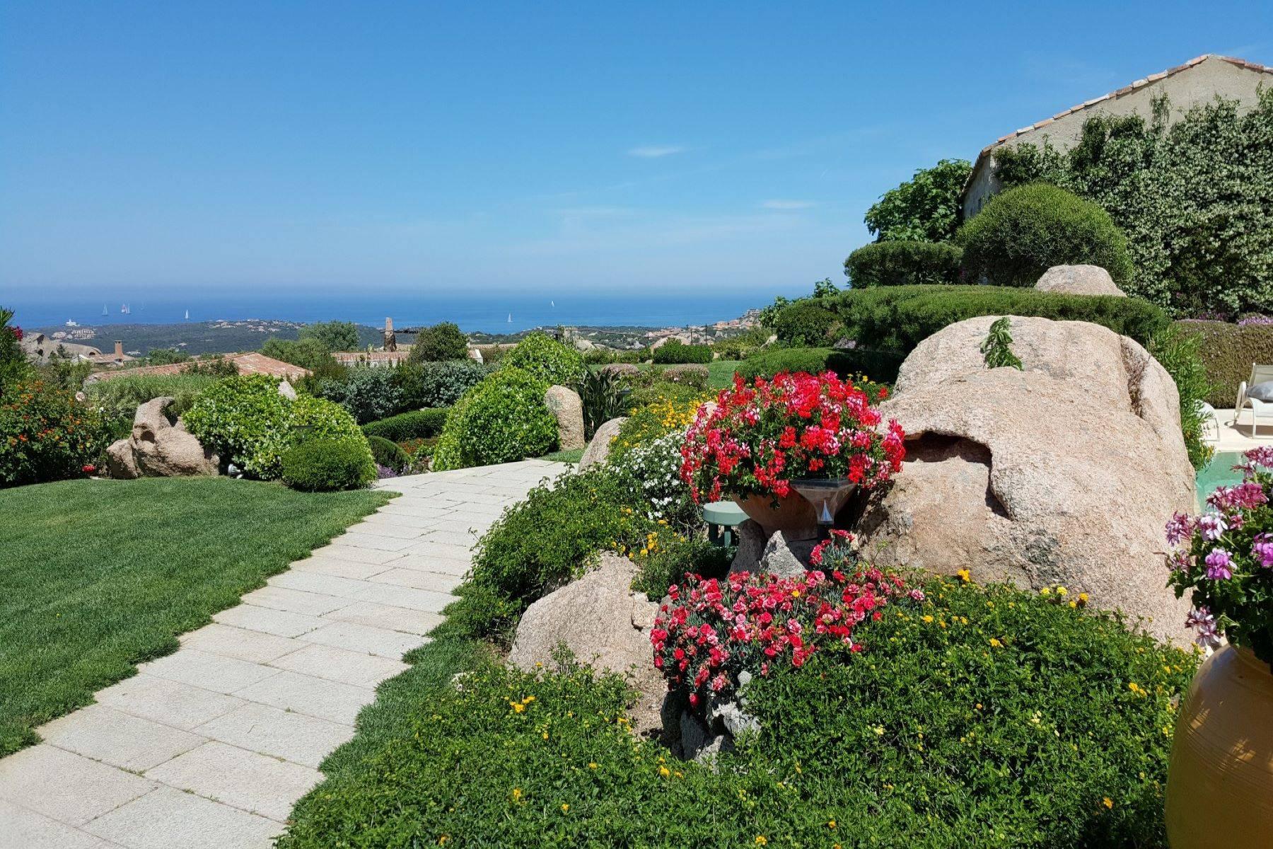 Exklusive Villa mit atemberaubender Aussicht mit Blick auf die Costa Smeralda - 16