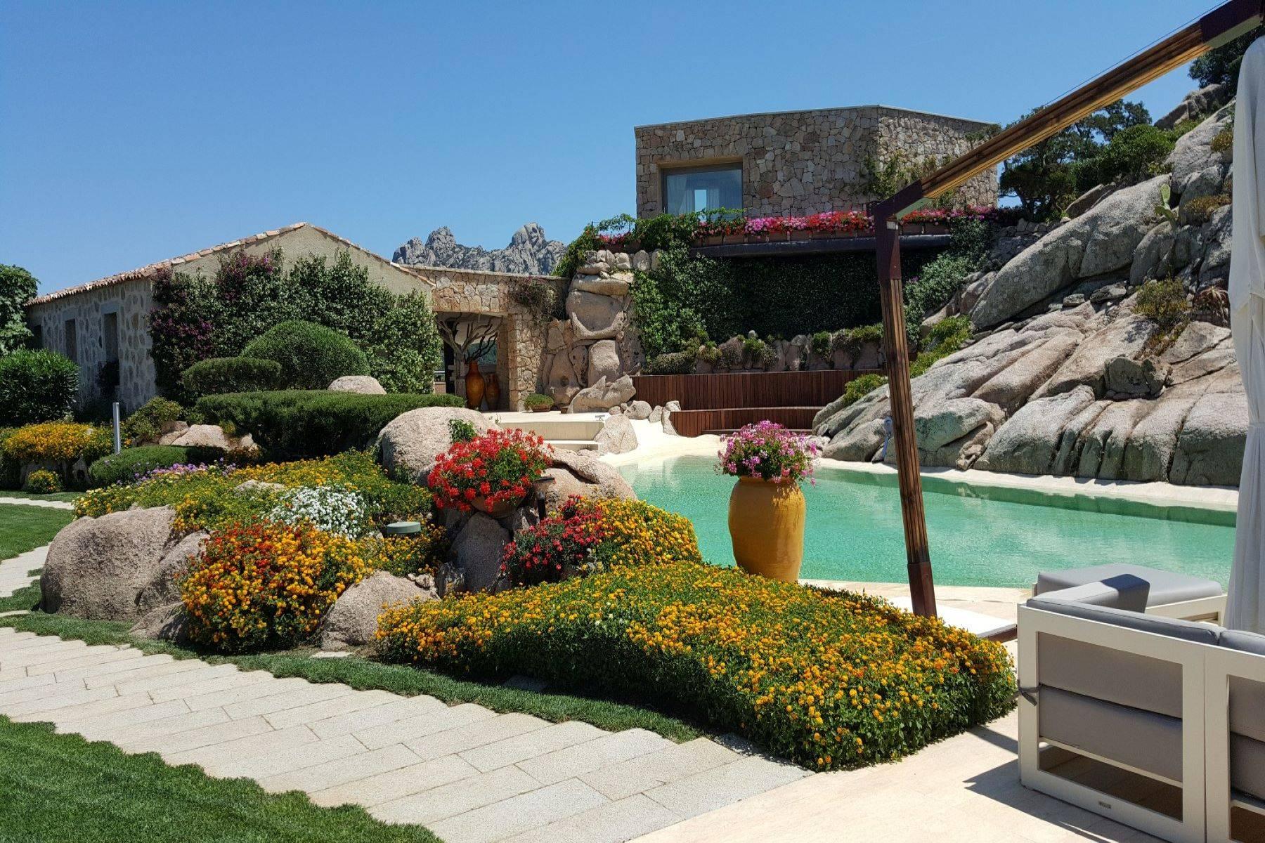 Exklusive Villa mit atemberaubender Aussicht mit Blick auf die Costa Smeralda - 13