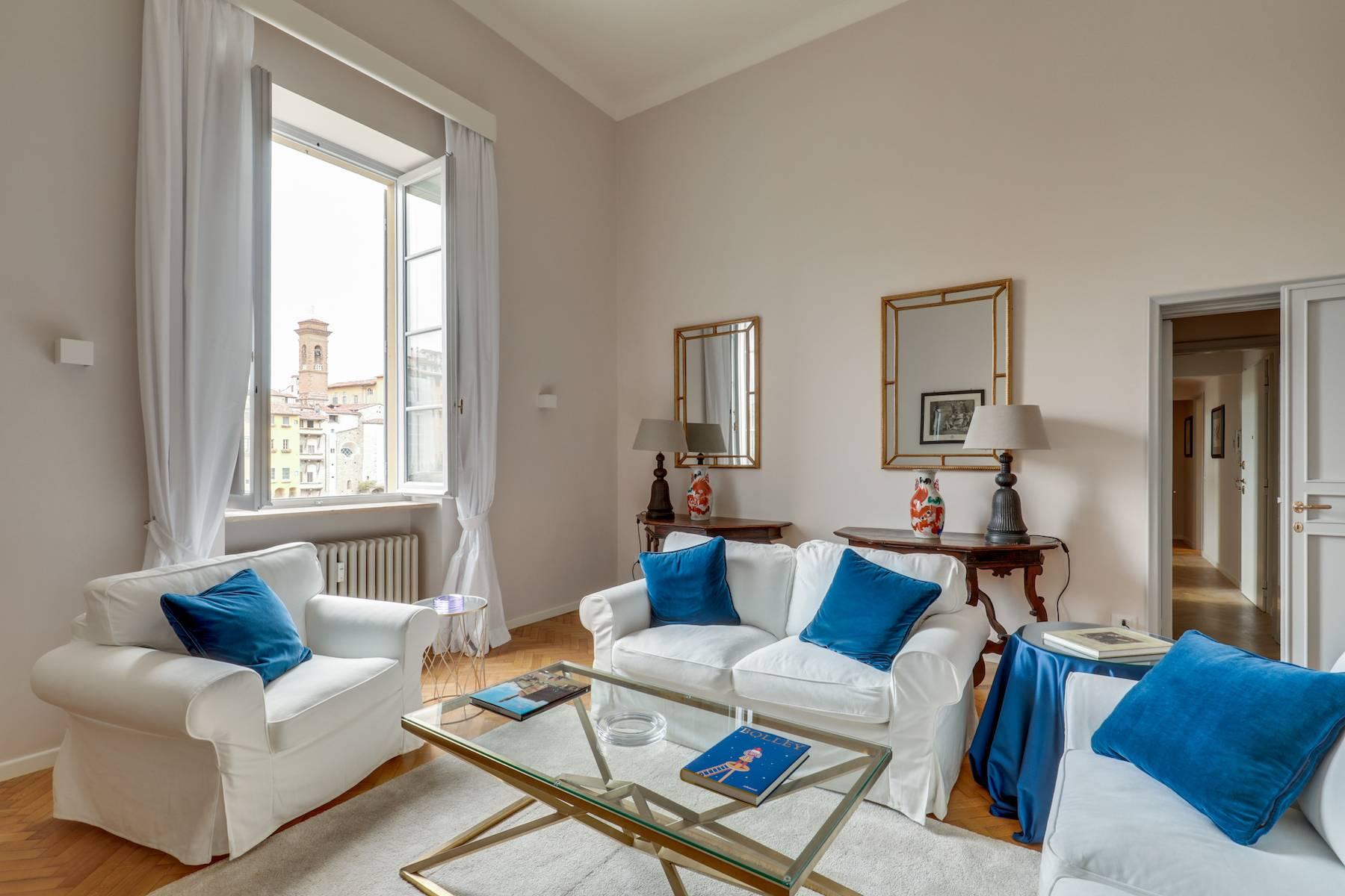 Beautifully renovated apartment overlooking Ponte Vecchio - 4