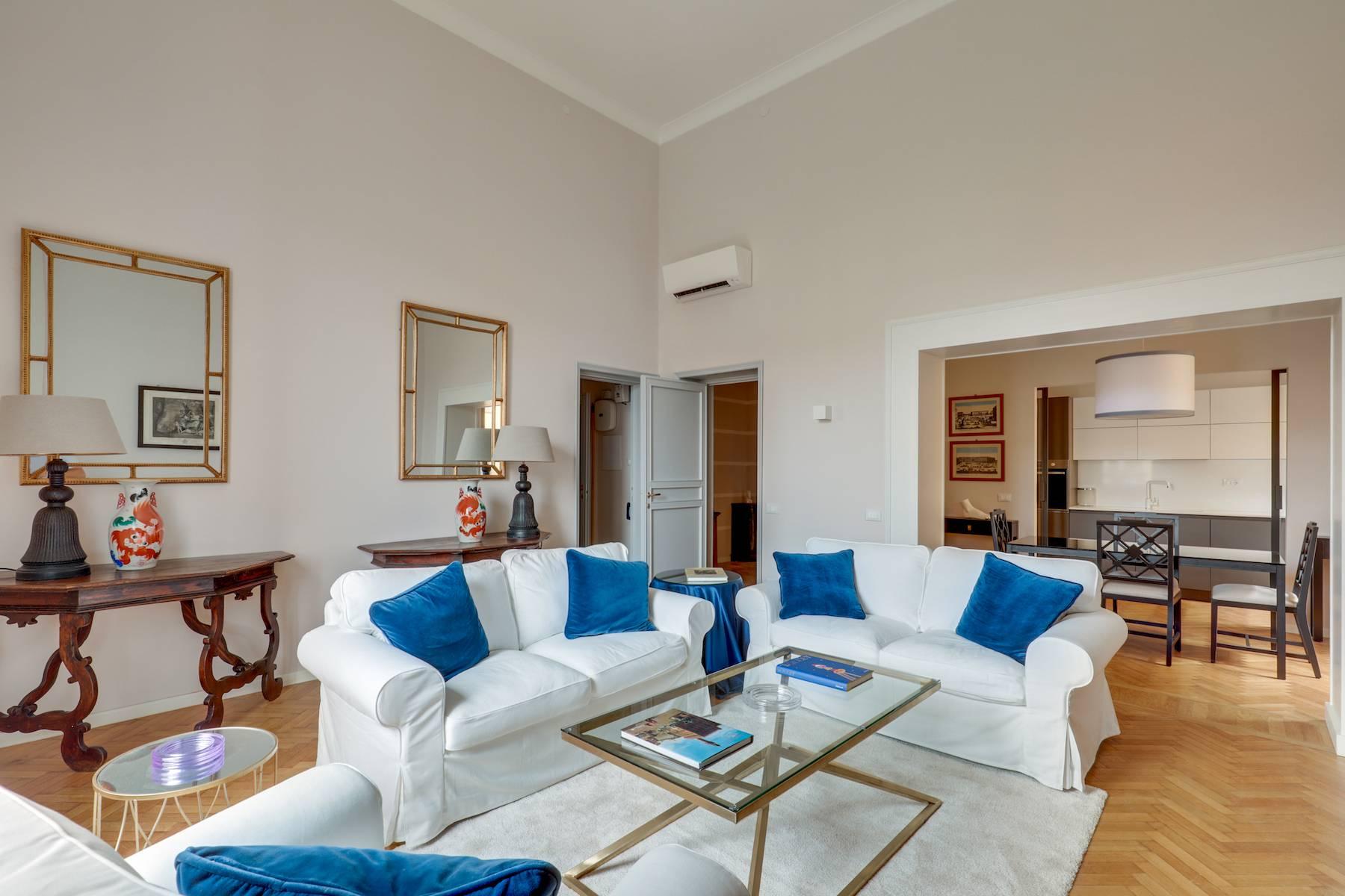 Beautifully renovated apartment overlooking Ponte Vecchio - 2