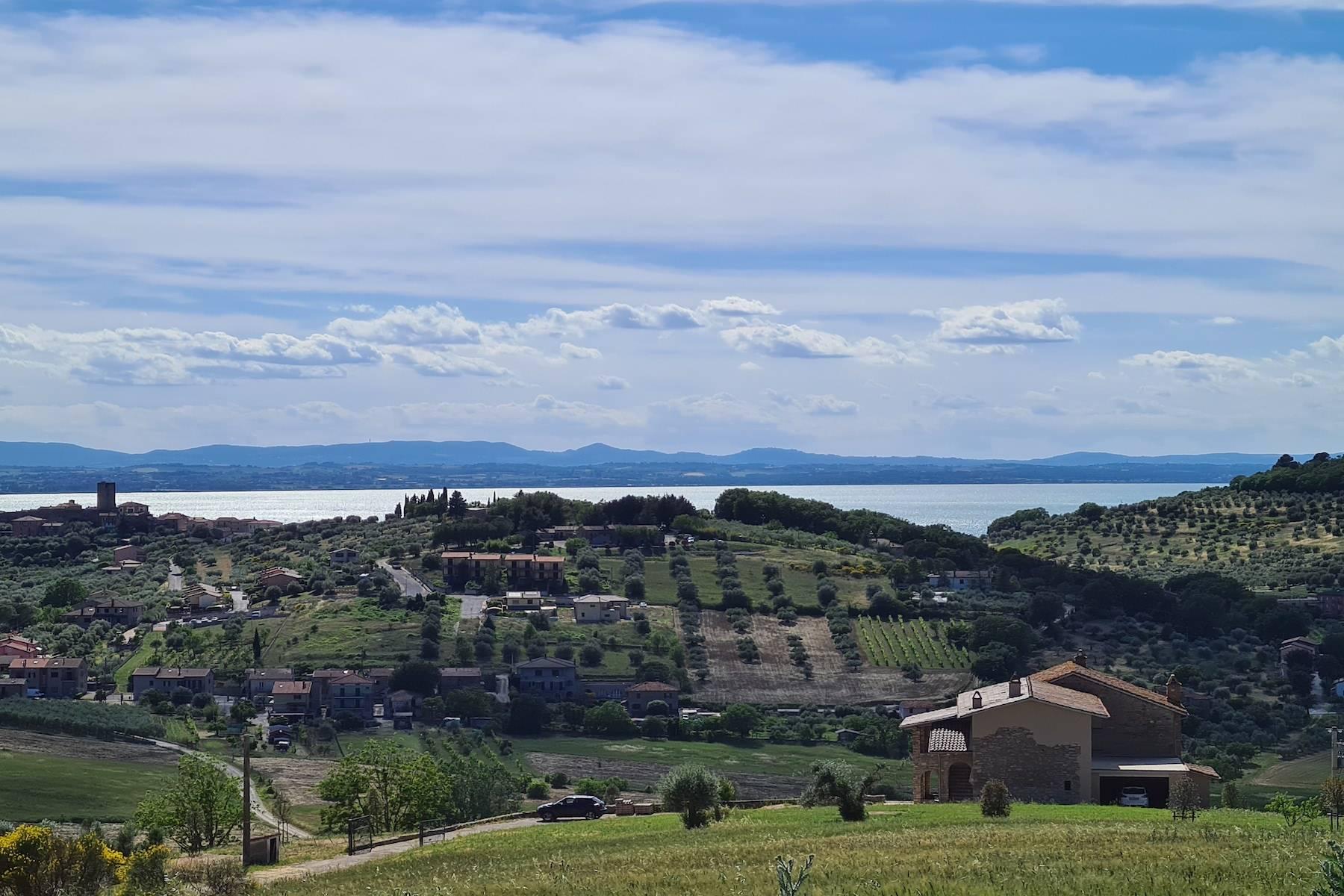 Ferme panoramique avec vue sur le lac Trasimène - 9