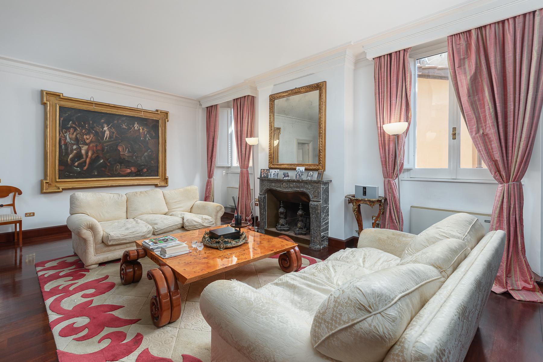 Marvelous pied a terre in an historic palazzo - 1