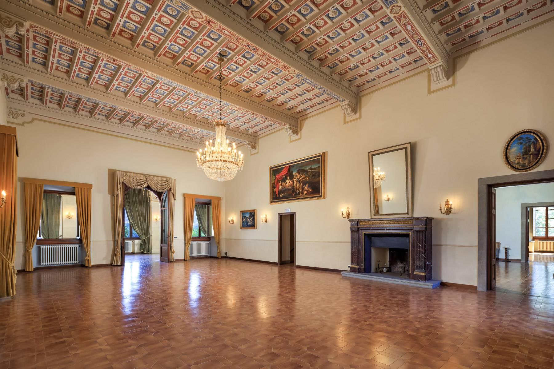 Luxurious Castle for Sale on the Florentine Hills - 5