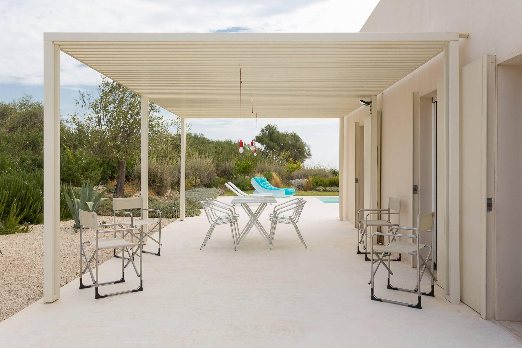 Moderne Villa mit Swimmingpool und Blick auf das Vendicari-Reservat - 5