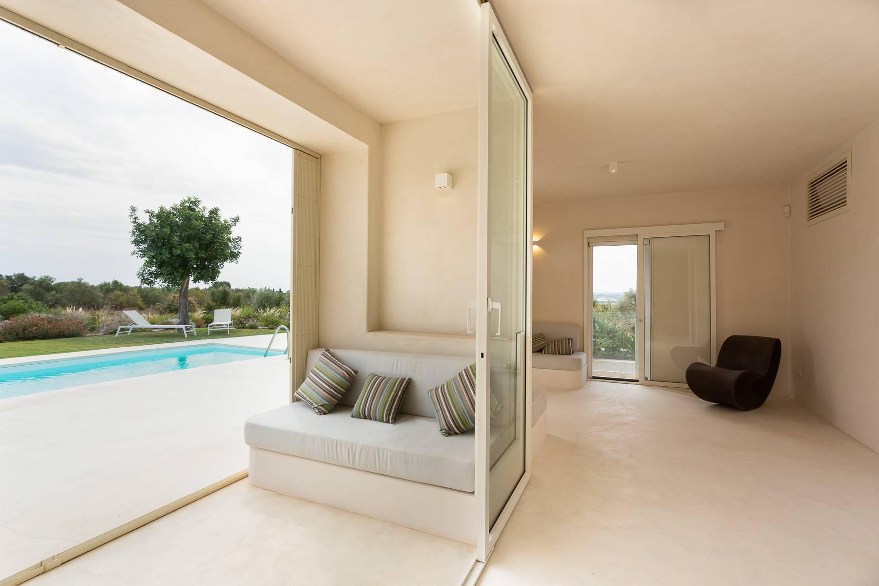 Moderne Villa mit Swimmingpool und Blick auf das Vendicari-Reservat - 6