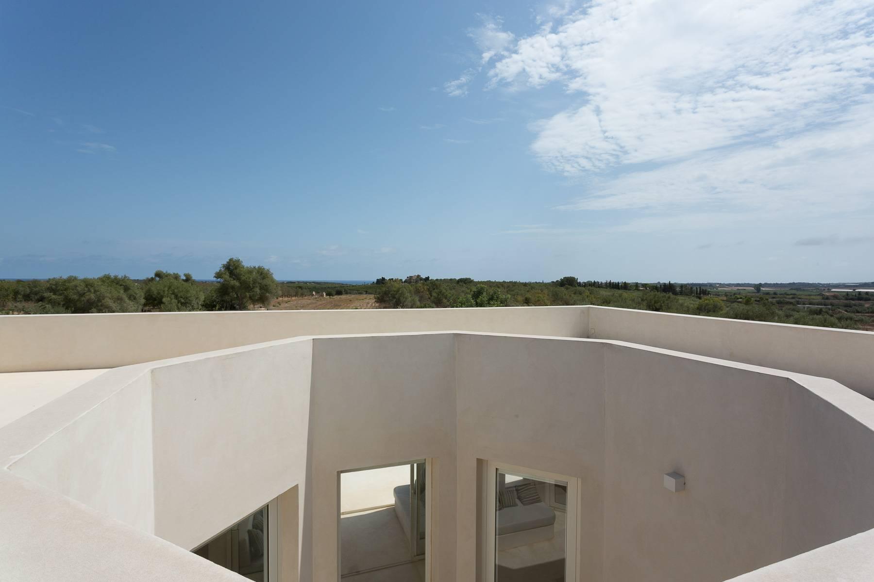 Moderne Villa mit Swimmingpool und Blick auf das Vendicari-Reservat - 13