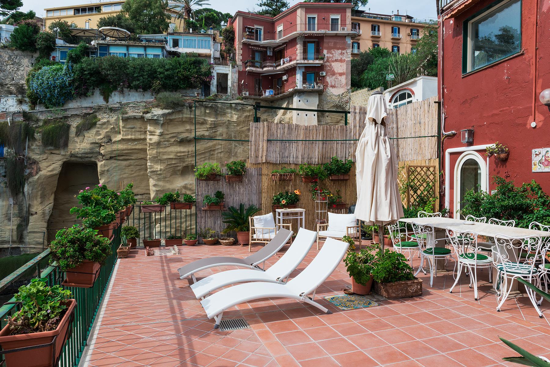 Первая линия моря! Потрясающаие апартаменты в исторической вилле в Неаполе, Италия - 18