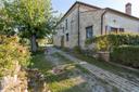 Casale con agriturismo e vigneto a pochi passi da Montepulciano, in vendita, Montepulciano | Sotheby’s Realty Italy - 1