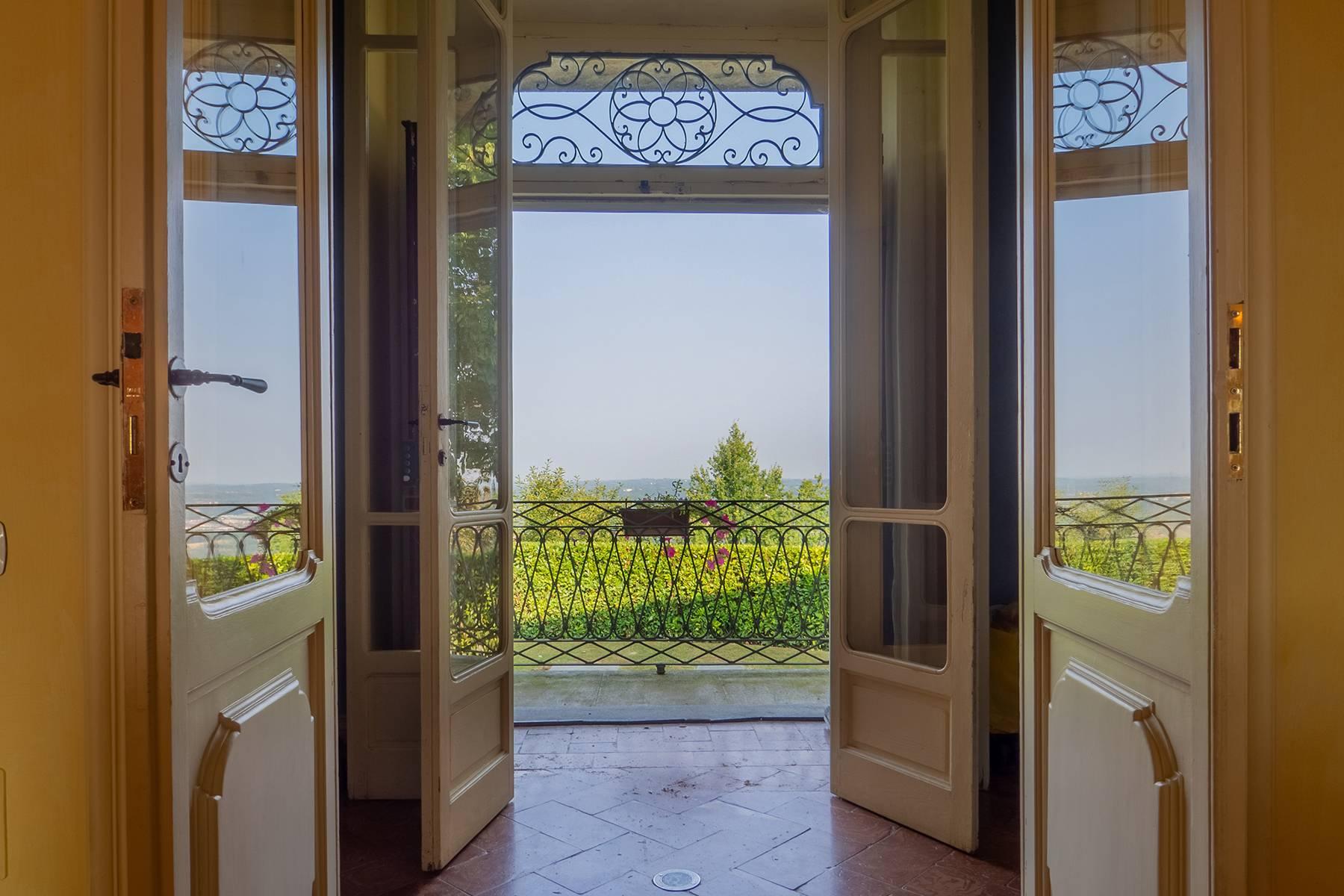 Elegante Villa mit wunderschönem Blick auf die Alpen - 38