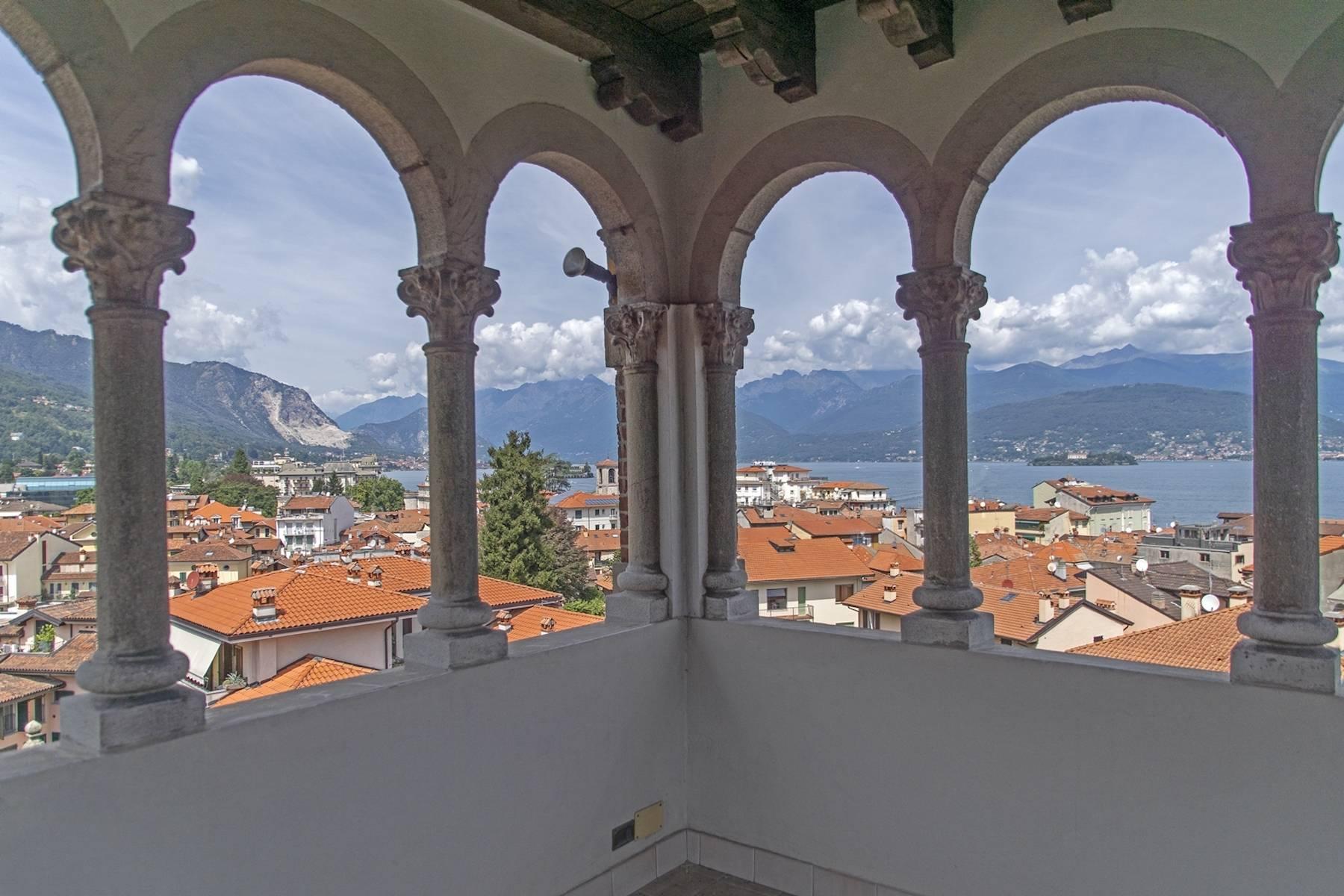 Majestic period villa with swimming pool and tower in the heart of Stresa - 1