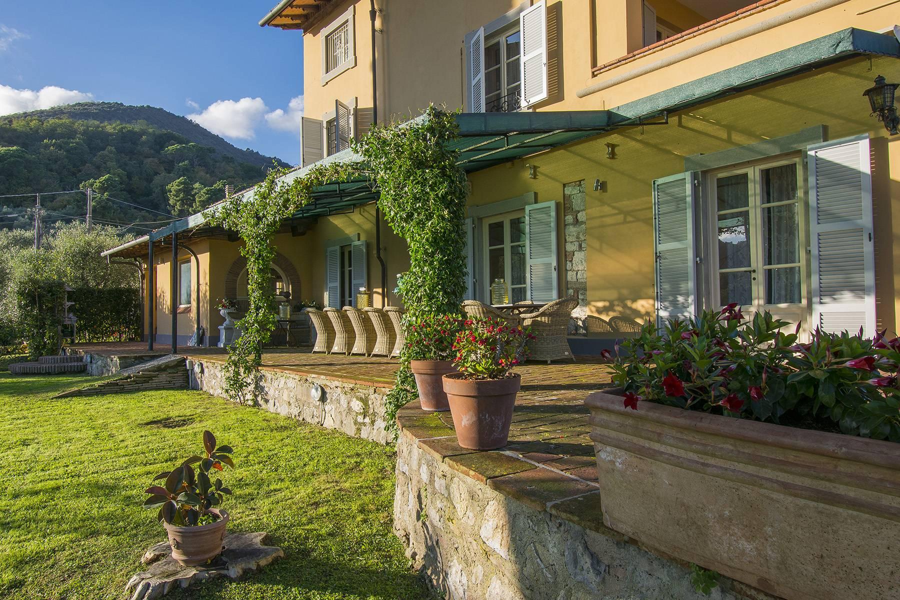 Romantische Villa auf den Hügeln Luccas - 2